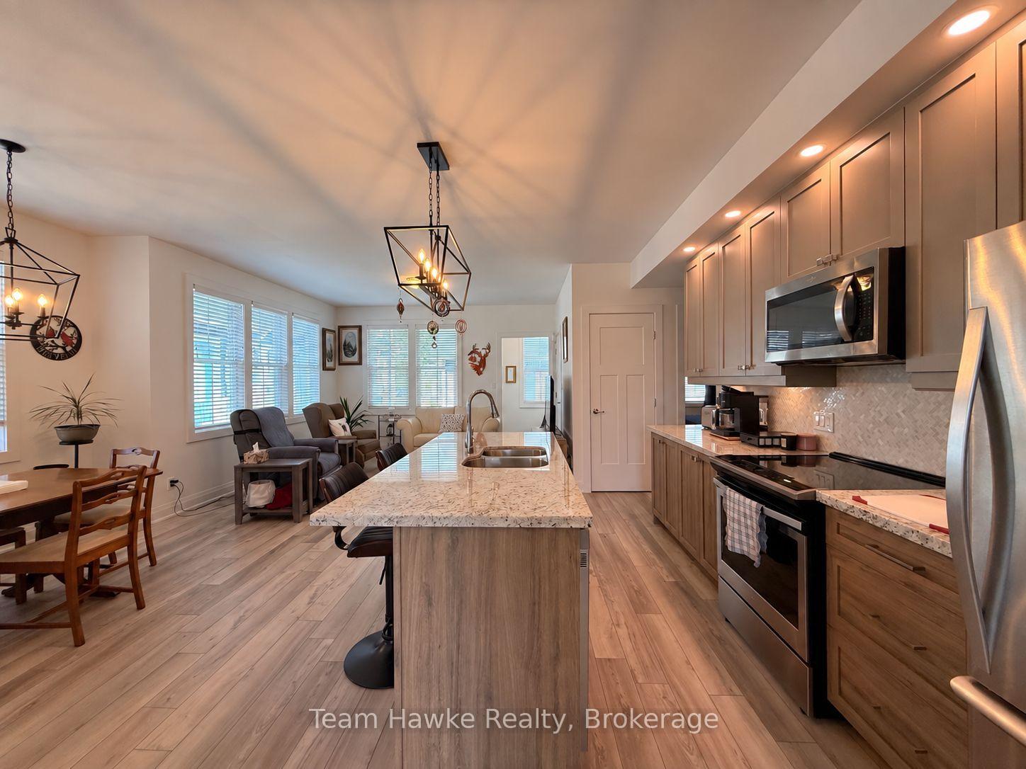 Photo 5 of 10 Samantha Lane, Midland — HOMEH