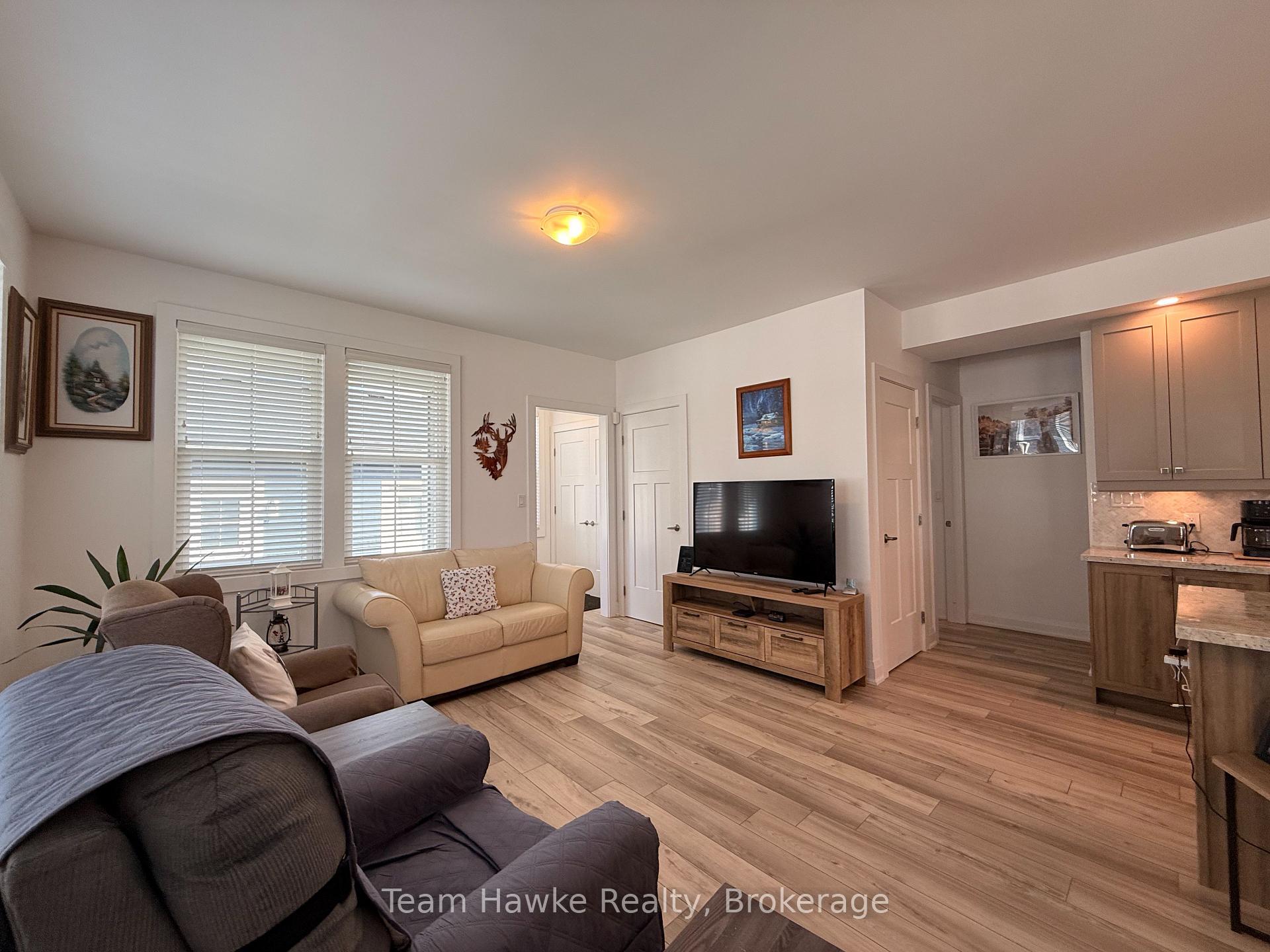 Photo 11 of 10 Samantha Lane, Midland — HOMEH