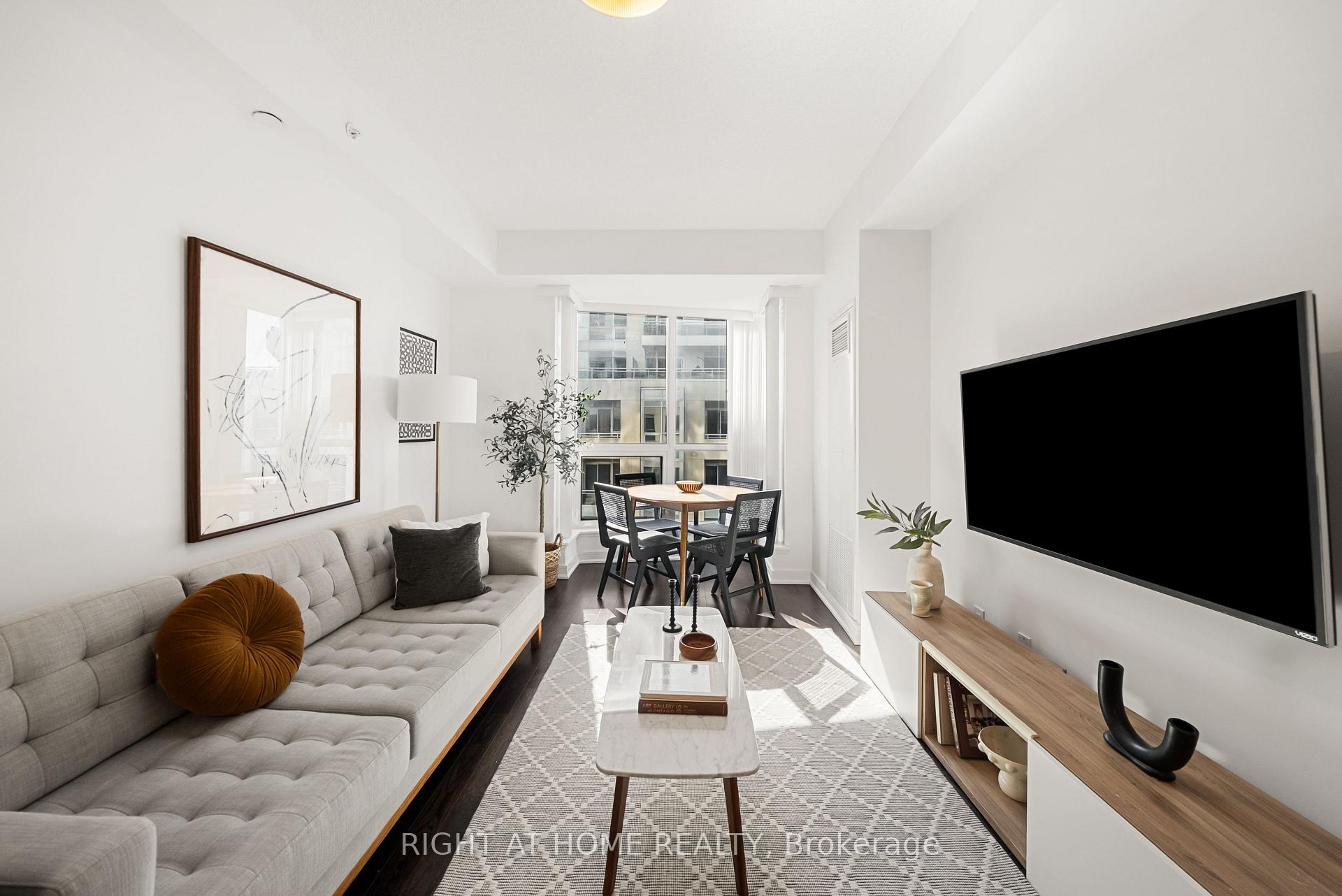 Front of Unit 610, 9201 Yonge Street