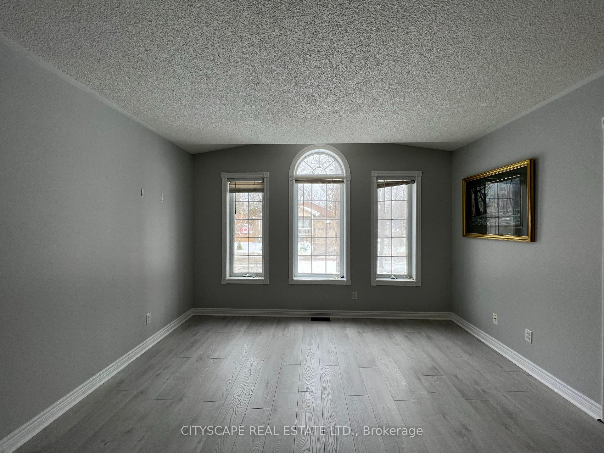 Photo 4 of 124 41st Street N, Wasaga Beach — HOMEH