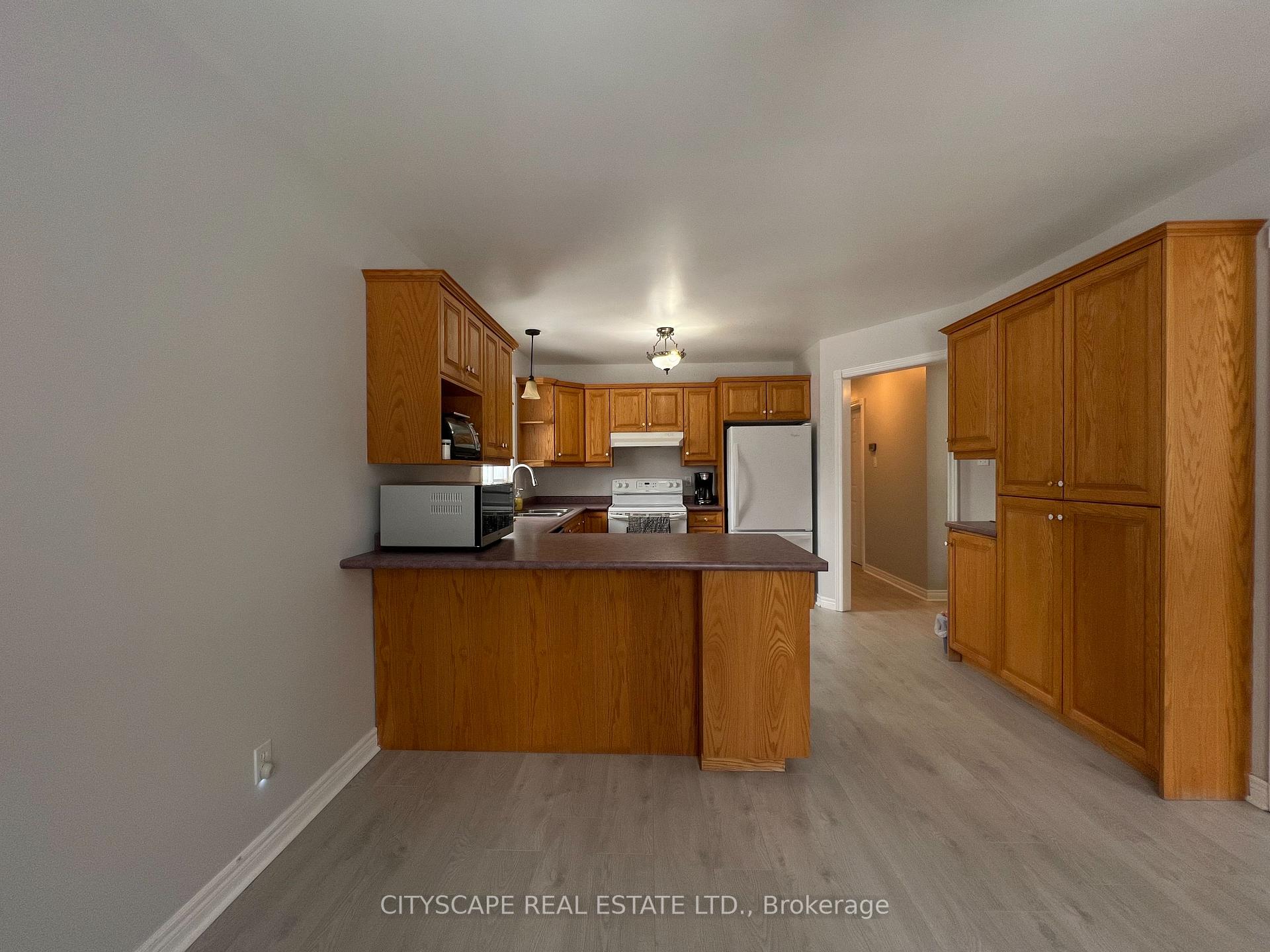 Photo 7 of 124 41st Street N, Wasaga Beach — HOMEH