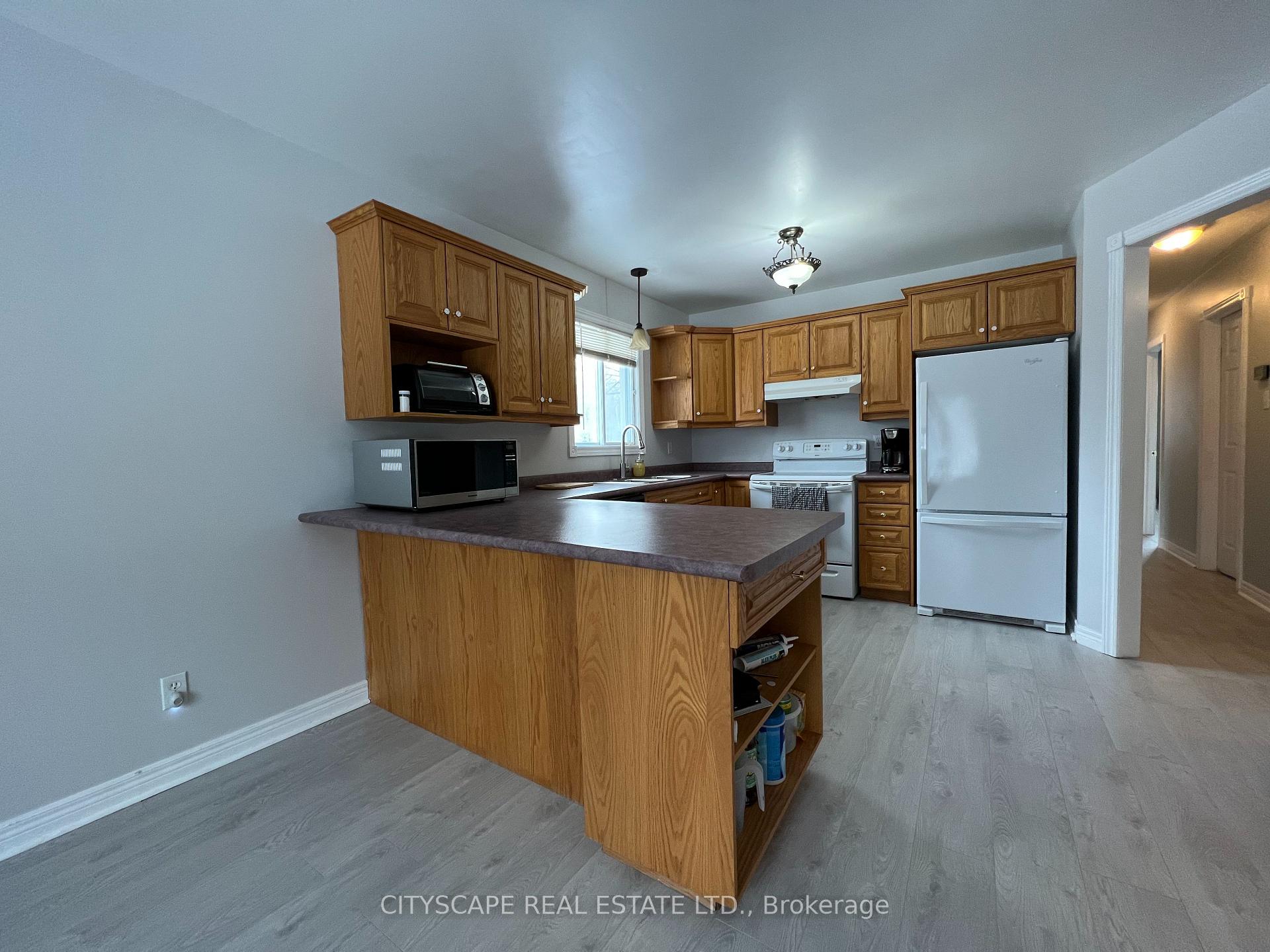 Photo 8 of 124 41st Street N, Wasaga Beach — HOMEH
