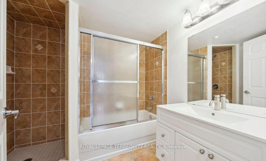 Photo 5 of Unit 407, 225 Wellesley Street E, Toronto, Cabbagetown-South St. James Town — HOMEH