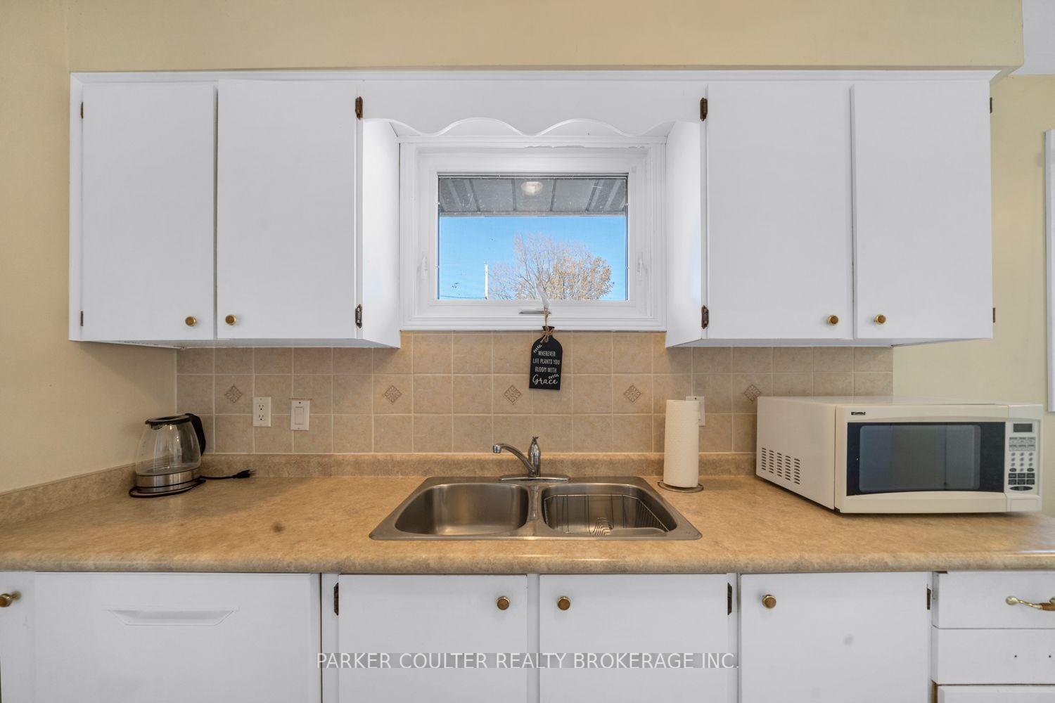 Photo 9 of 347 Macisaac Drive, Orillia — HOMEH
