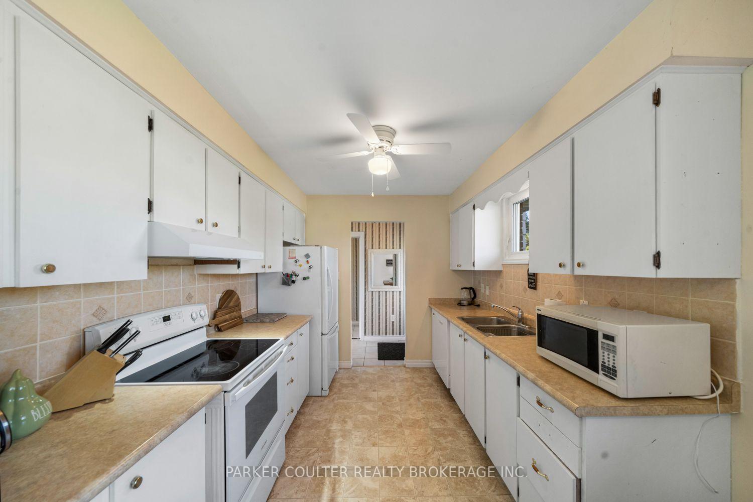 Photo 11 of 347 Macisaac Drive, Orillia — HOMEH
