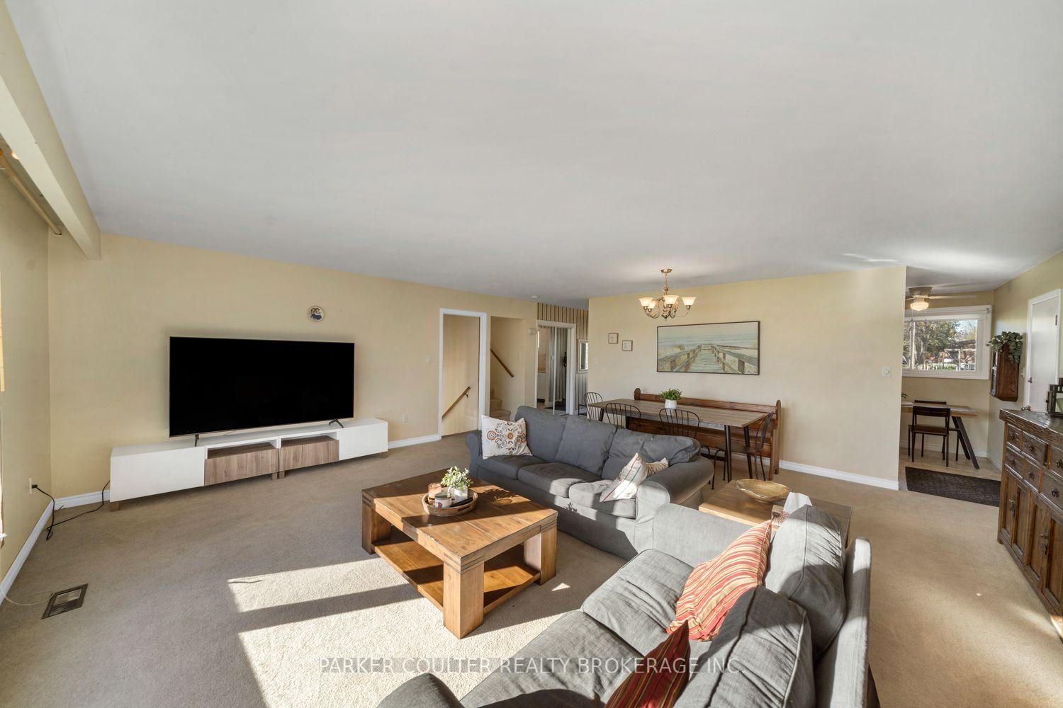 Photo 15 of 347 Macisaac Drive, Orillia — HOMEH