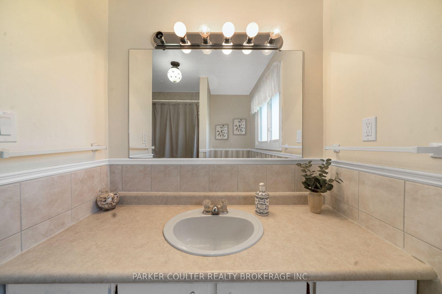 Photo 20 of 347 Macisaac Drive, Orillia — HOMEH