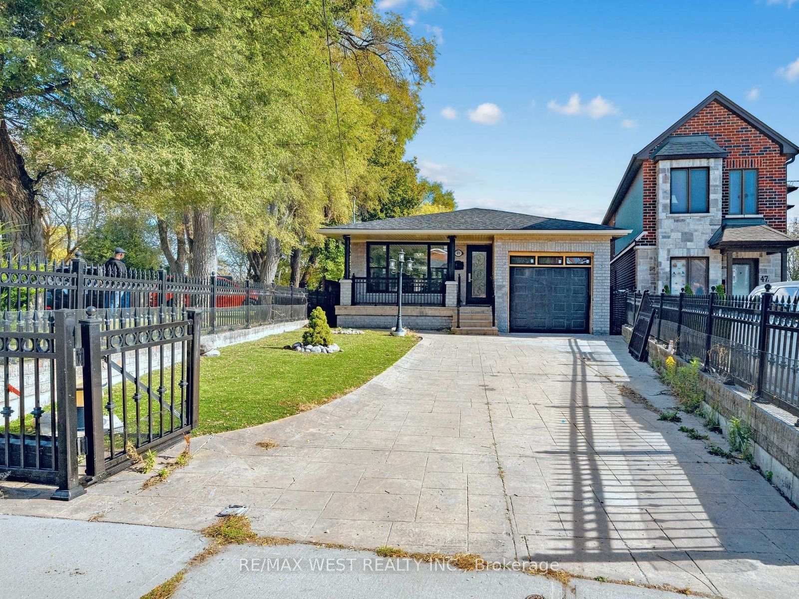 Photo 2 of 49 Dynevor Road, Toronto, Caledonia-Fairbank — HOMEH