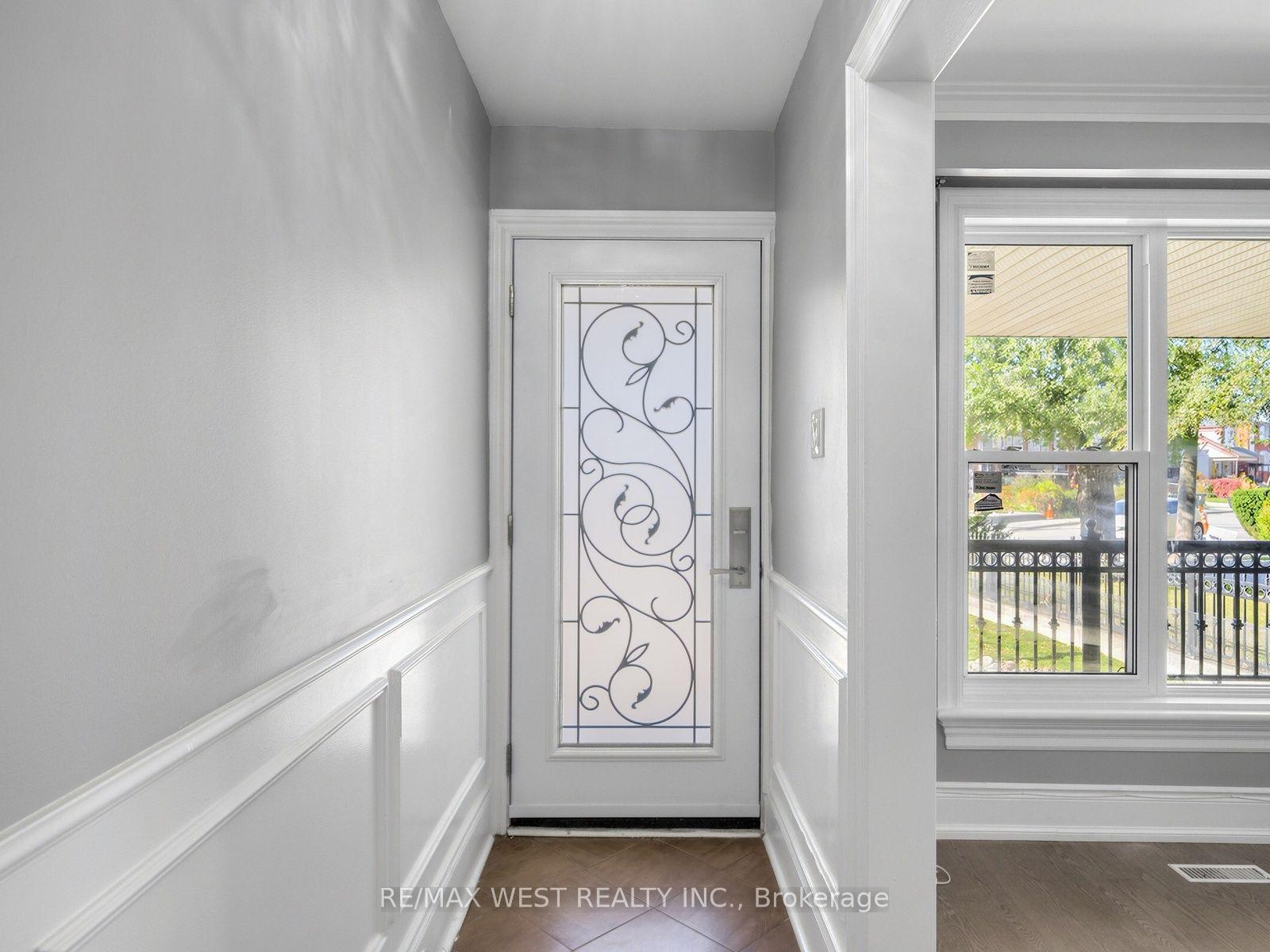 Photo 4 of 49 Dynevor Road, Toronto, Caledonia-Fairbank — HOMEH