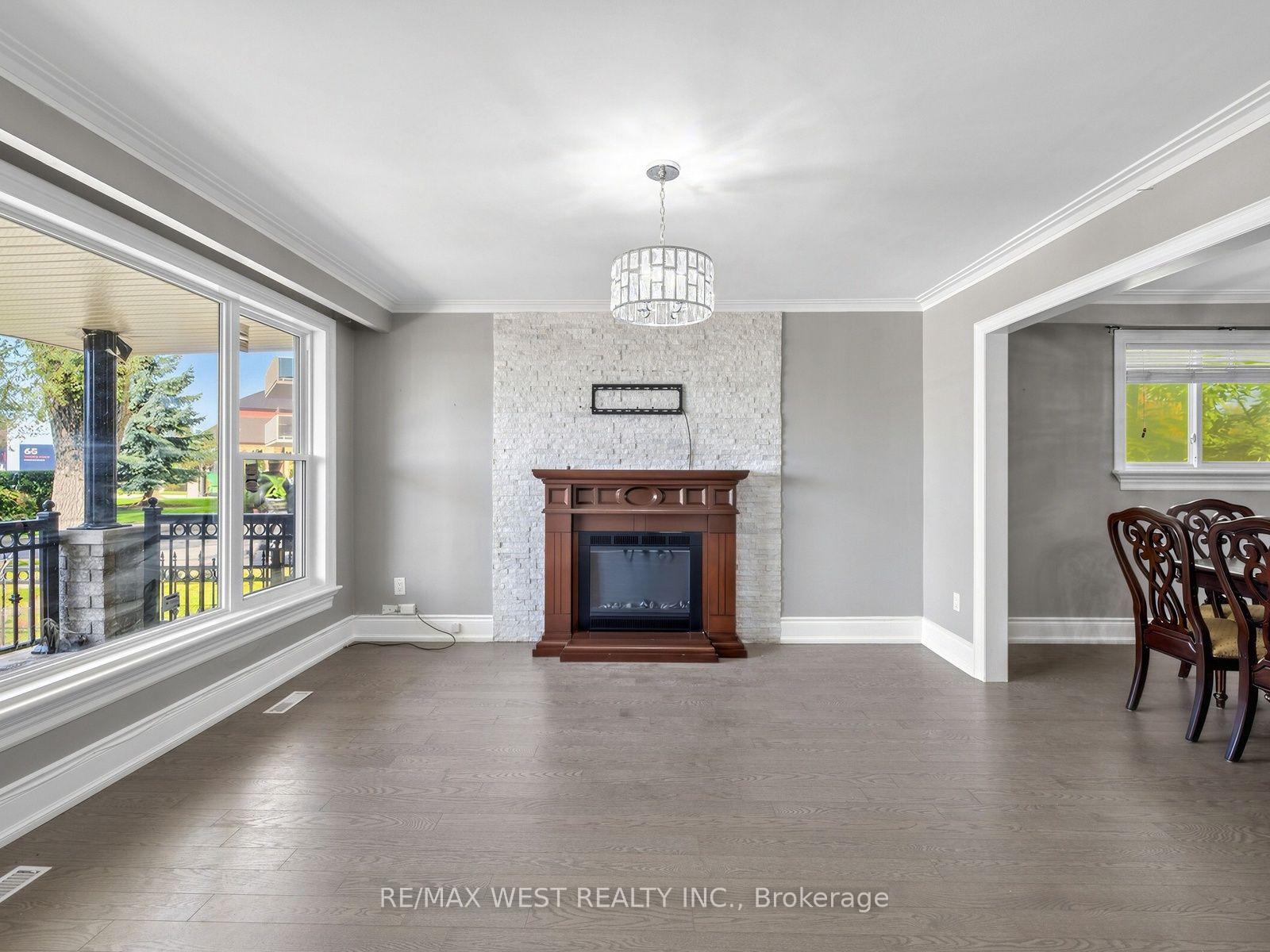 Photo 5 of 49 Dynevor Road, Toronto, Caledonia-Fairbank — HOMEH