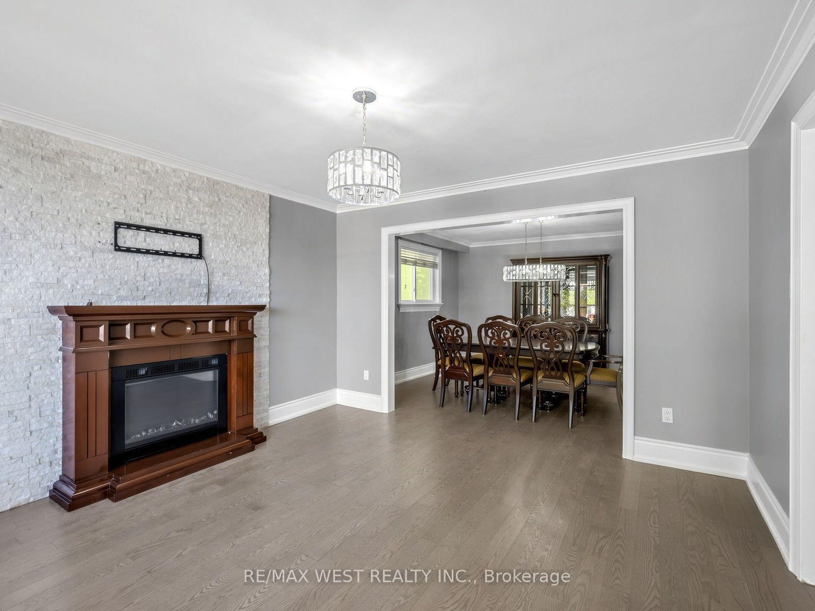 Photo 7 of 49 Dynevor Road, Toronto, Caledonia-Fairbank — HOMEH