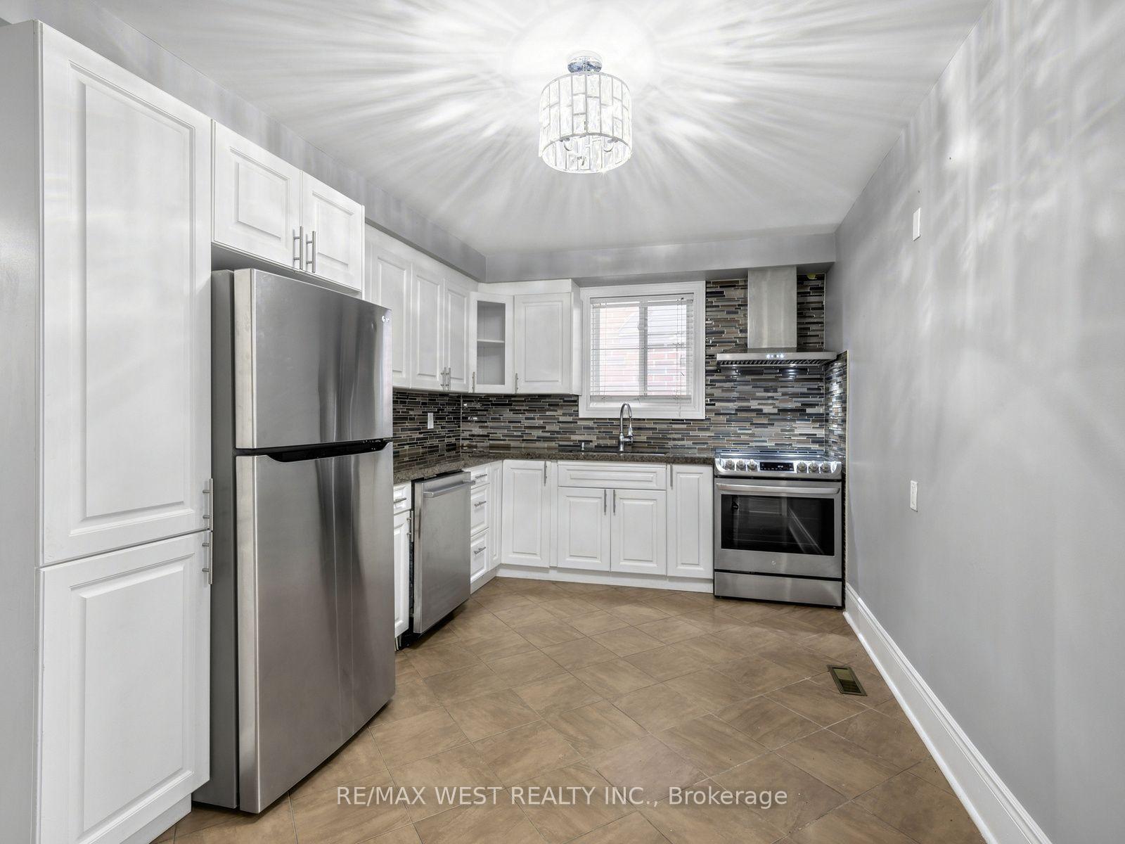 Photo 11 of 49 Dynevor Road, Toronto, Caledonia-Fairbank — HOMEH