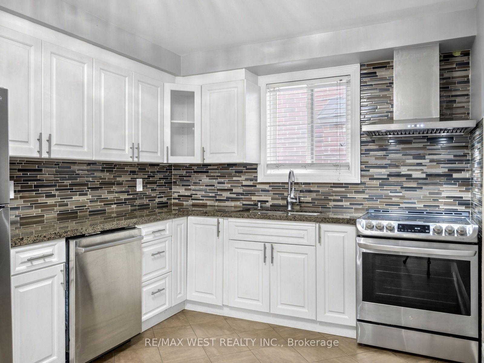 Photo 12 of 49 Dynevor Road, Toronto, Caledonia-Fairbank — HOMEH