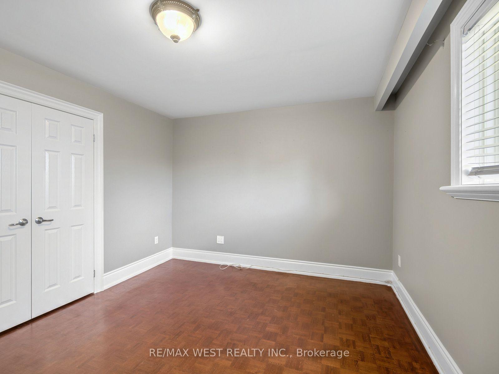 Photo 17 of 49 Dynevor Road, Toronto, Caledonia-Fairbank — HOMEH