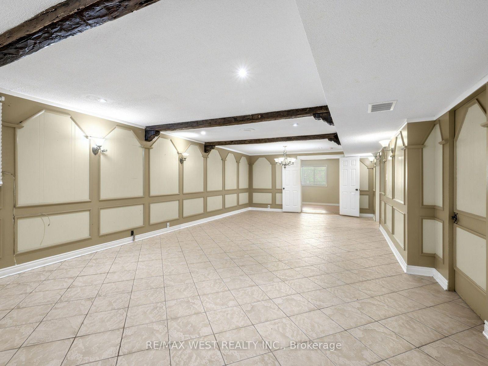 Photo 20 of 49 Dynevor Road, Toronto, Caledonia-Fairbank — HOMEH