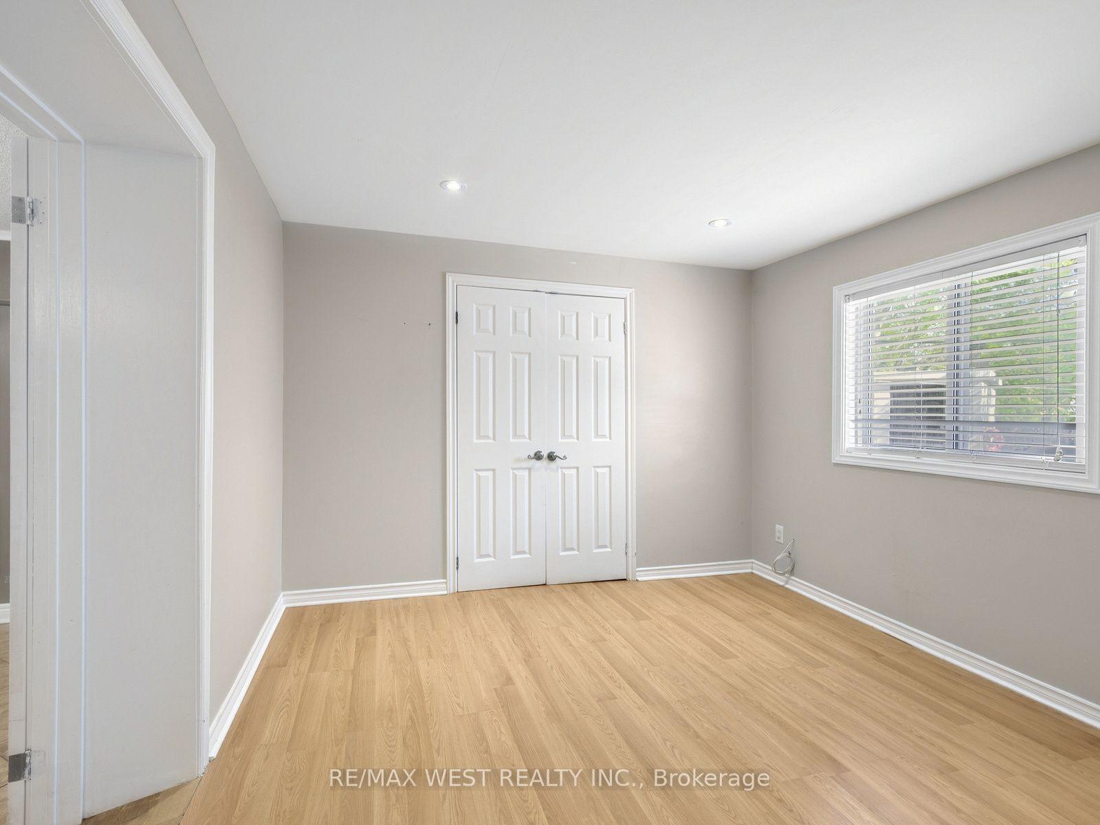 Photo 29 of 49 Dynevor Road, Toronto, Caledonia-Fairbank — HOMEH