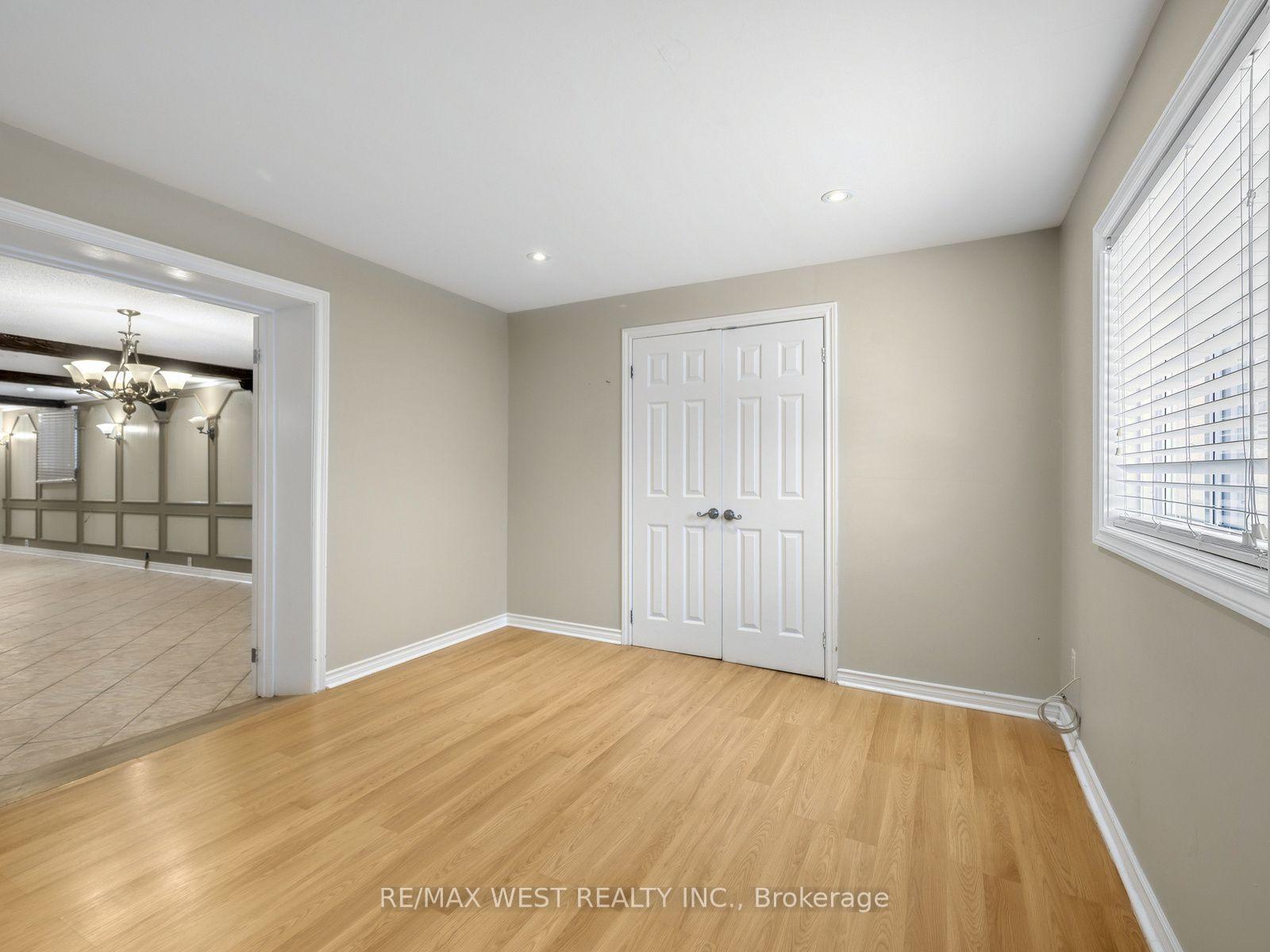 Photo 30 of 49 Dynevor Road, Toronto, Caledonia-Fairbank — HOMEH
