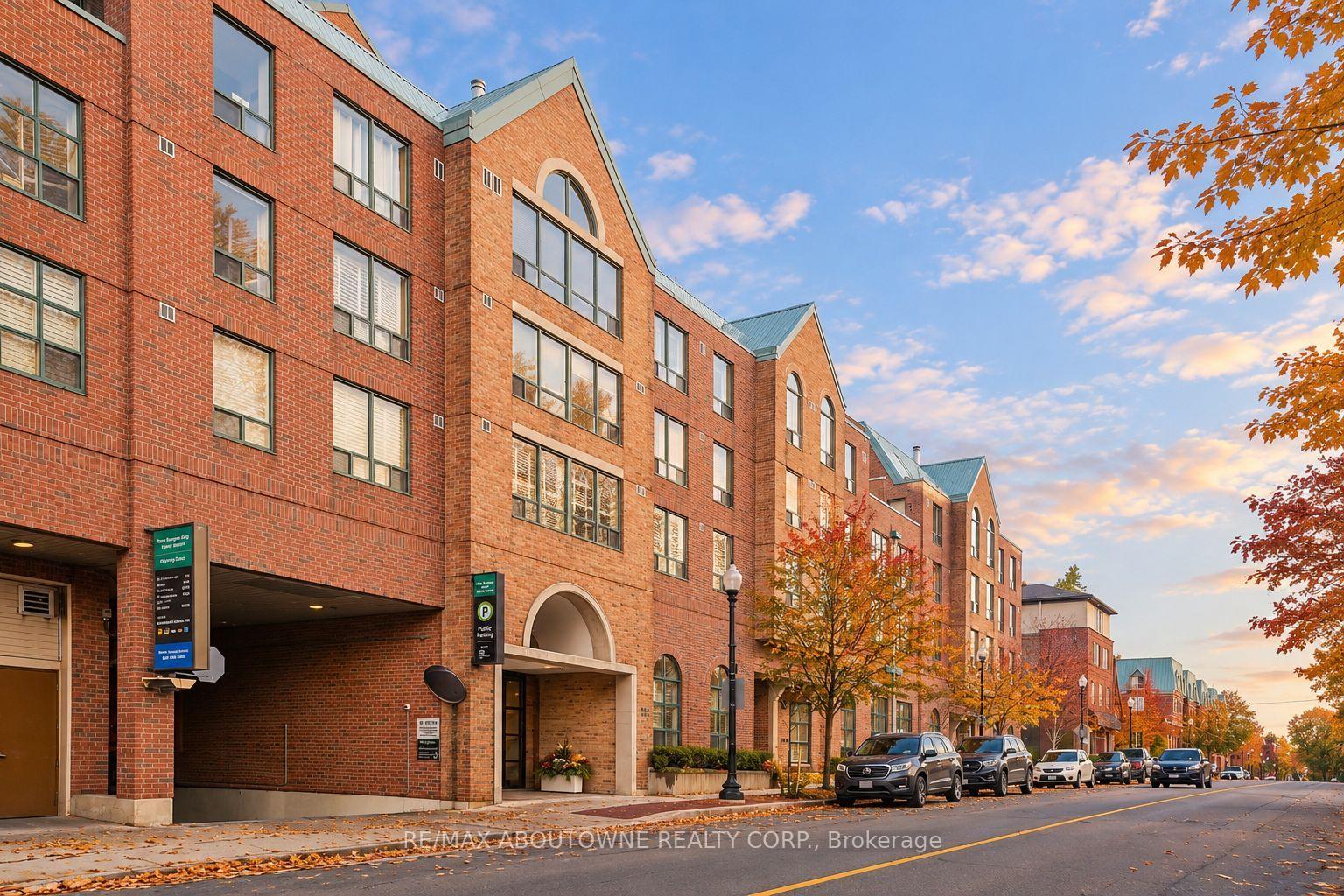Photo of Unit 215, 221 Robinson Street