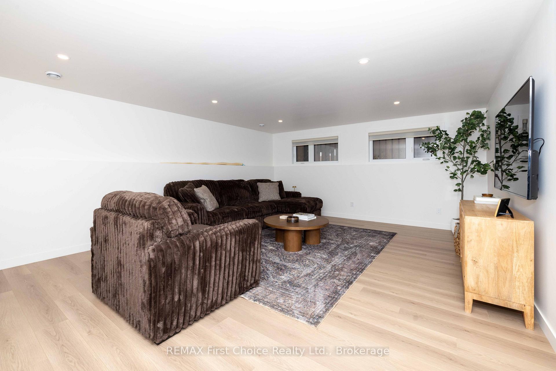 Photo 13 of 186 Bruin Crescent, Thunder Bay, Parkdale — HOMEH