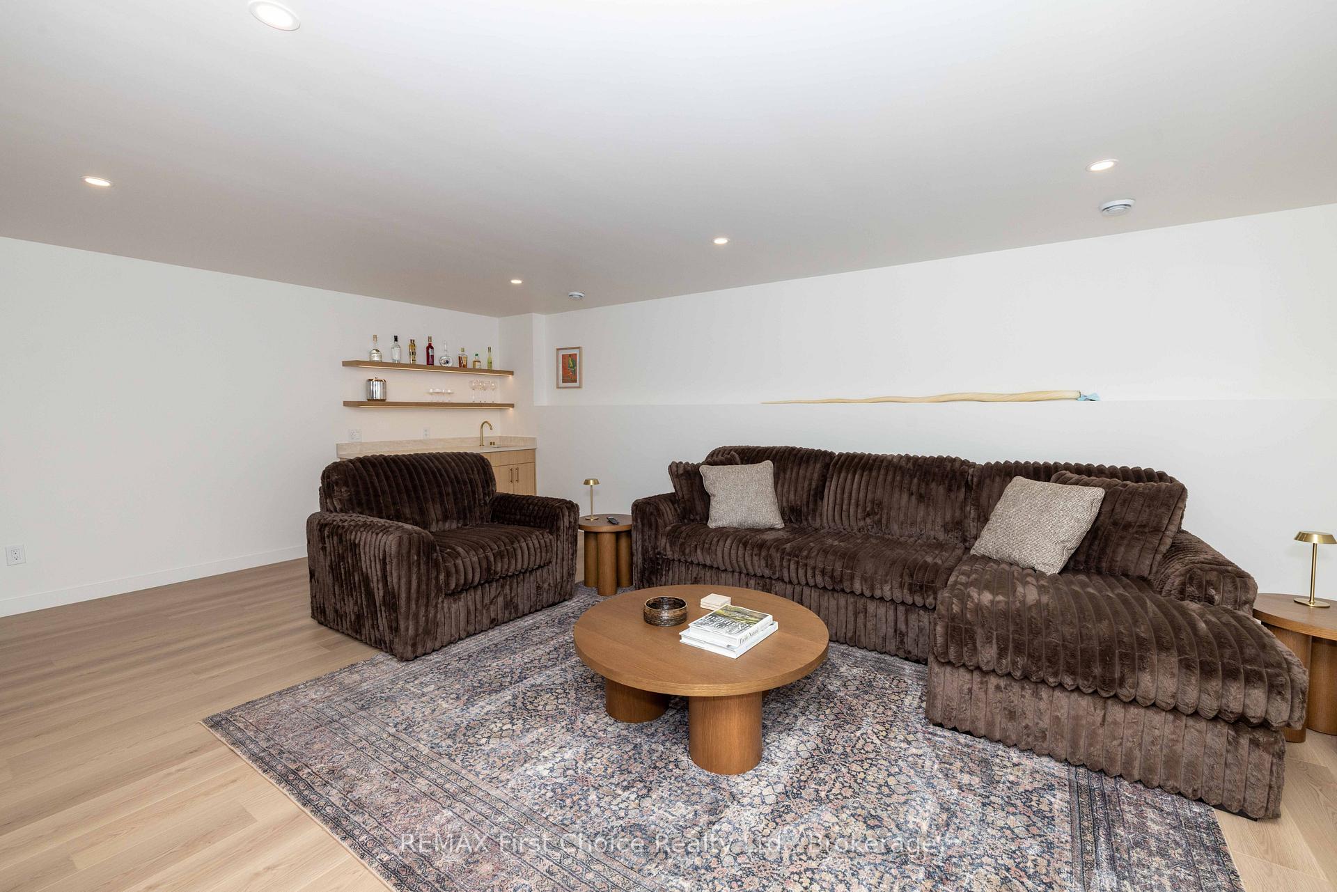 Photo 14 of 186 Bruin Crescent, Thunder Bay, Parkdale — HOMEH