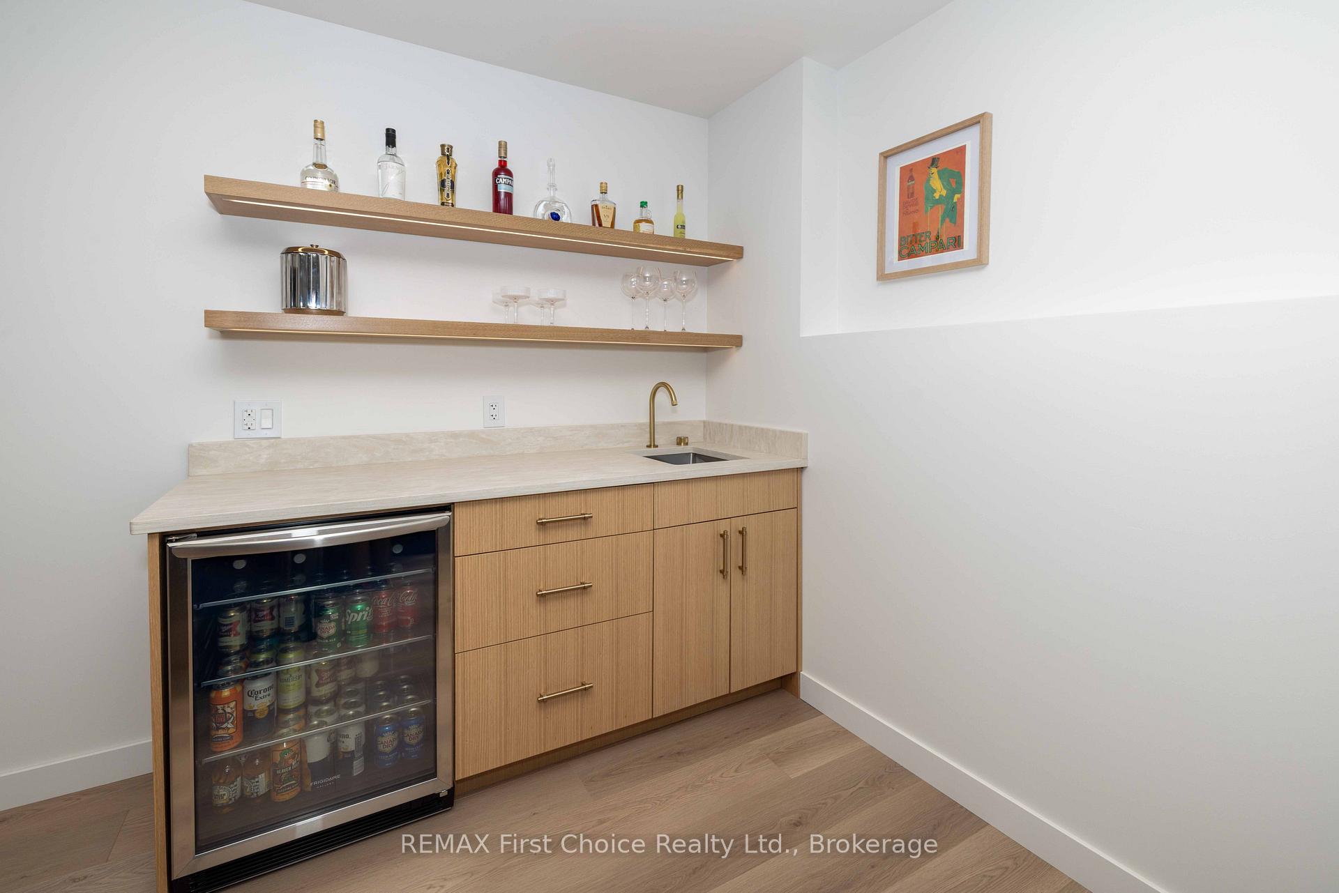 Photo 15 of 186 Bruin Crescent, Thunder Bay, Parkdale — HOMEH