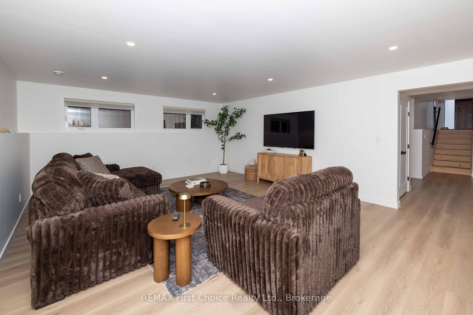 Photo 16 of 186 Bruin Crescent, Thunder Bay, Parkdale — HOMEH