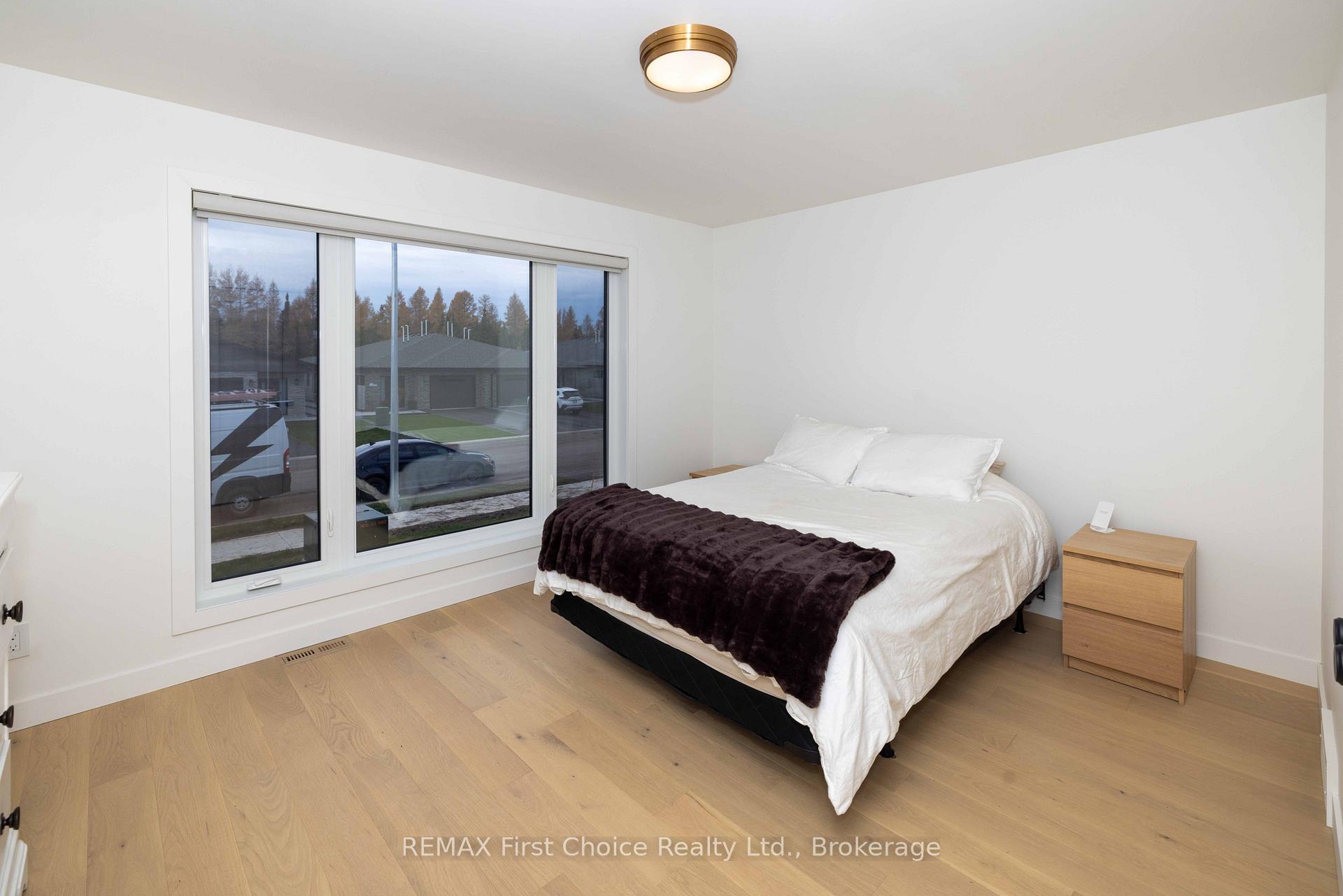 Photo 18 of 186 Bruin Crescent, Thunder Bay, Parkdale — HOMEH