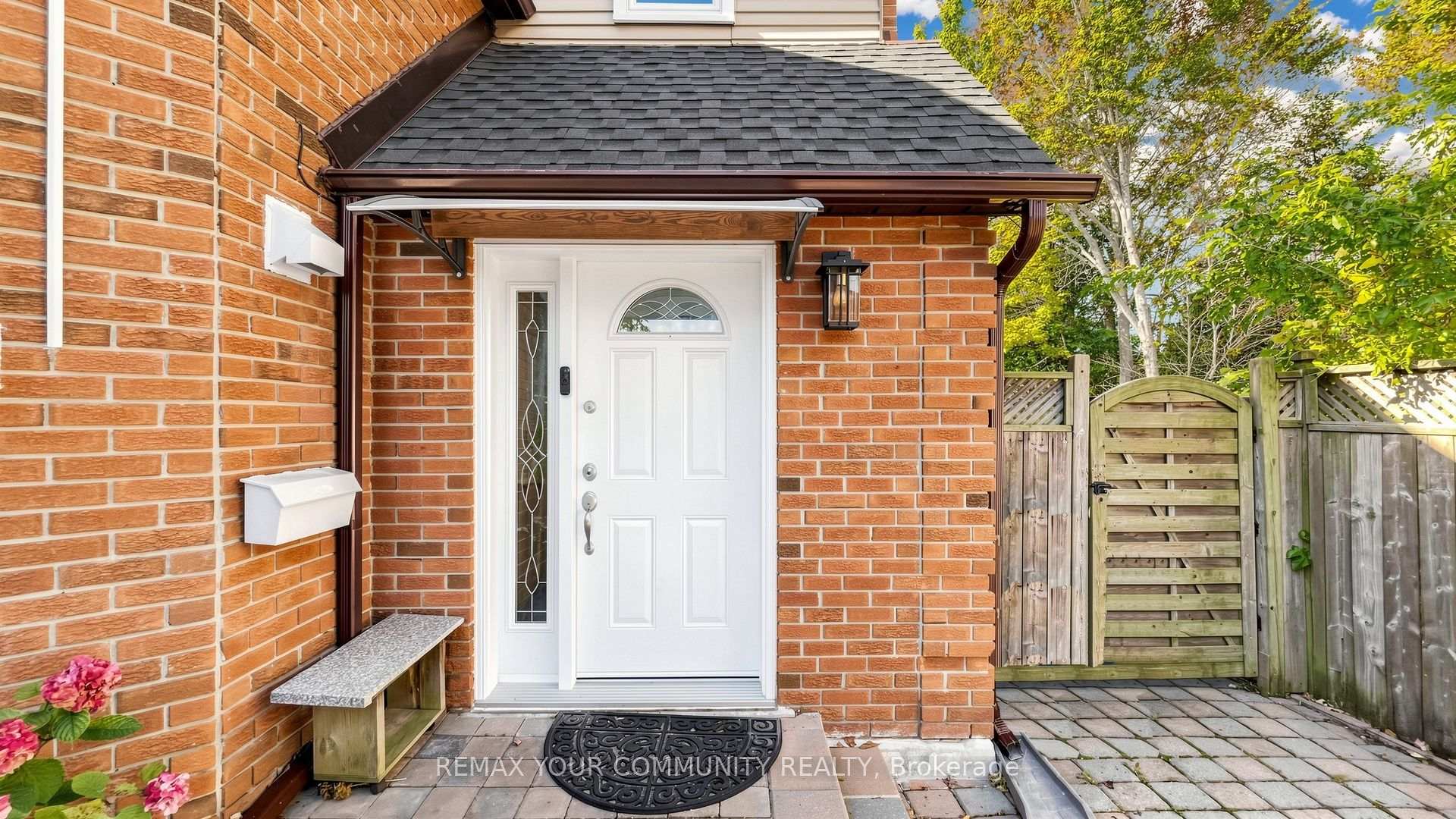 Photo 10 of 76 Deanscroft Square, Scarborough, West Hill — HOMEH