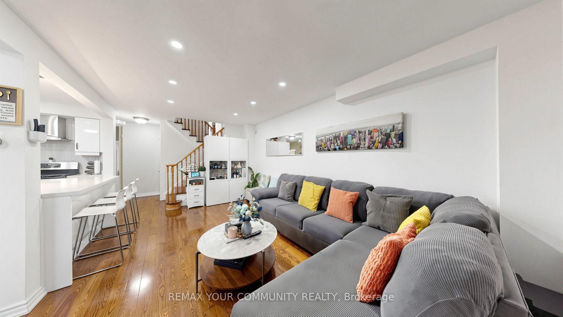 Photo 13 of 76 Deanscroft Square, Scarborough, West Hill — HOMEH