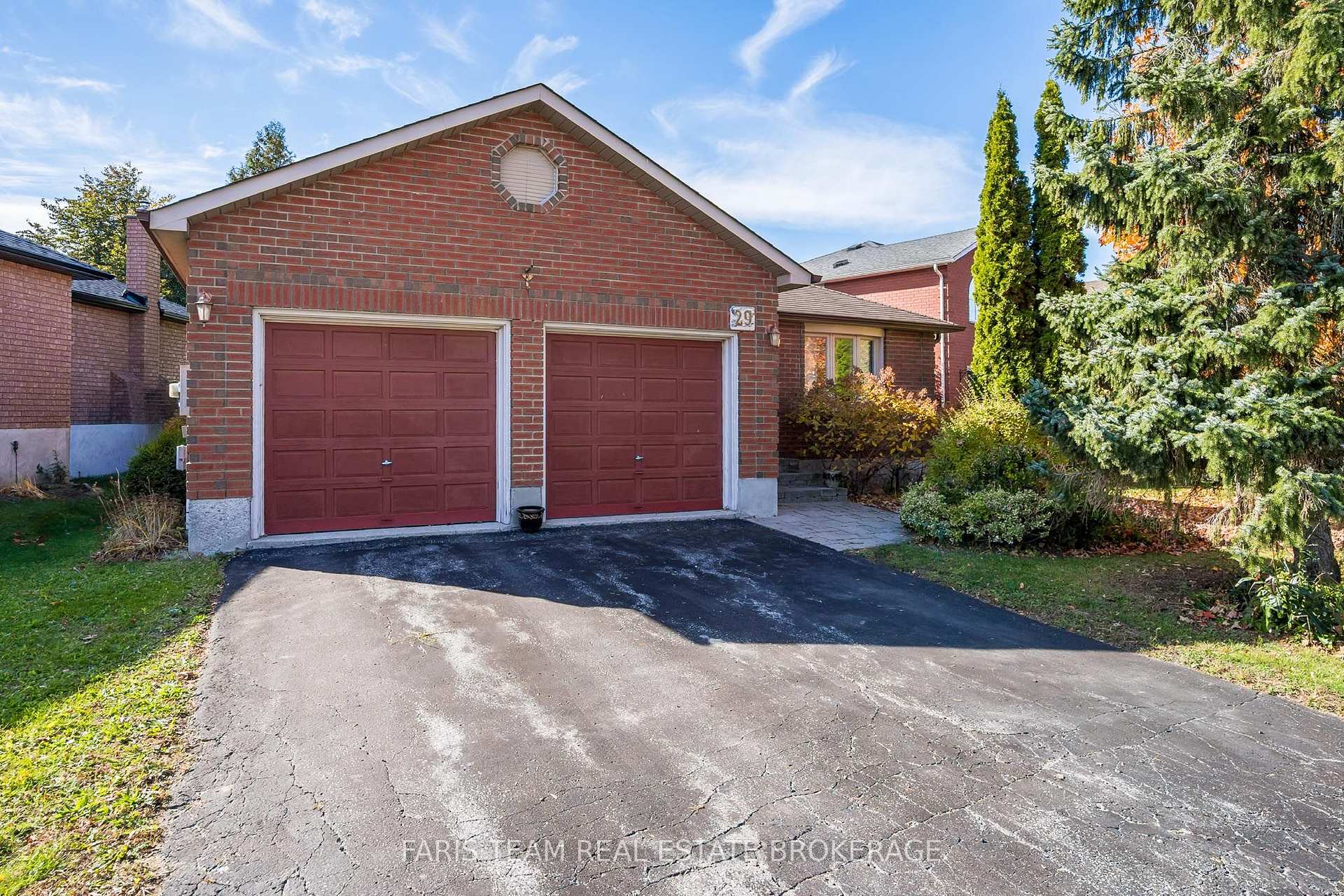Photo 1 of 29 Ferguson Drive, Barrie, Northwest — HOMEH
