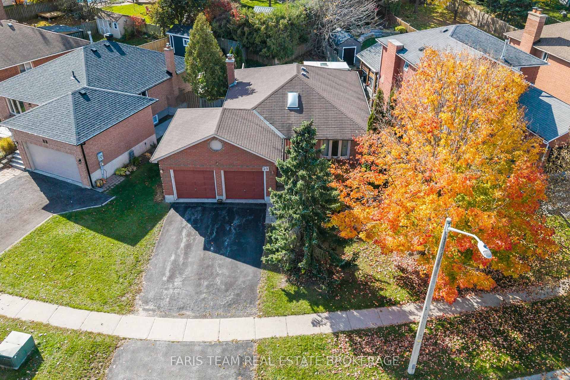 Photo 2 of 29 Ferguson Drive, Barrie, Northwest — HOMEH