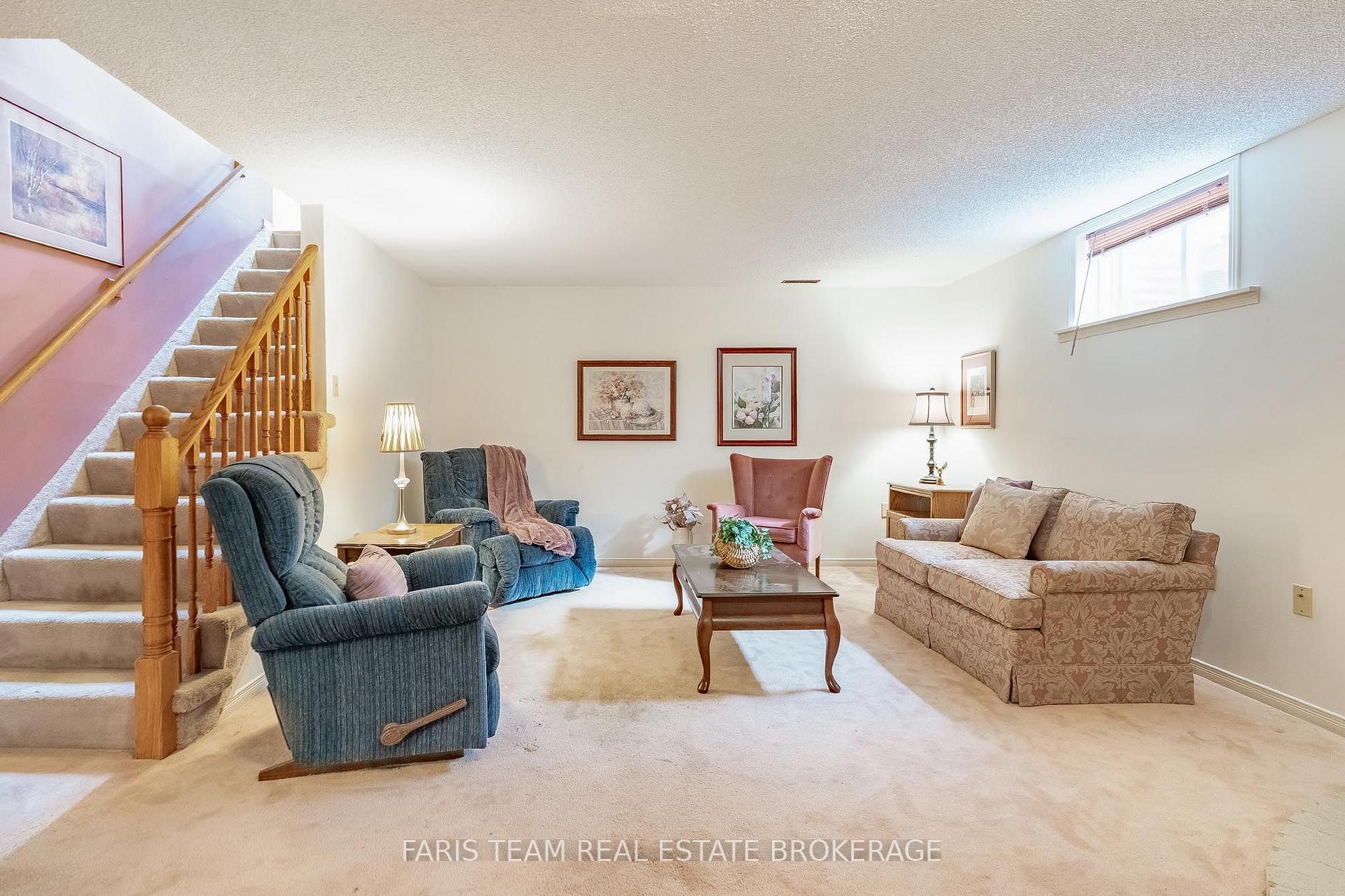 Photo 15 of 29 Ferguson Drive, Barrie, Northwest — HOMEH
