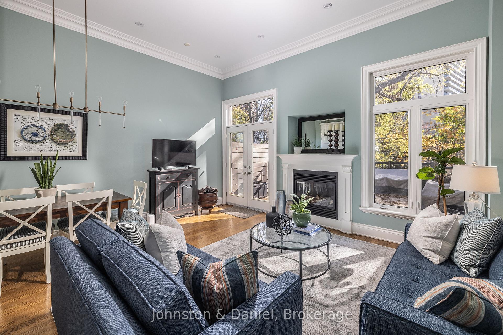 Photo 24 of 47 Castlefield Avenue, Toronto, Yonge-Eglinton — HOMEH