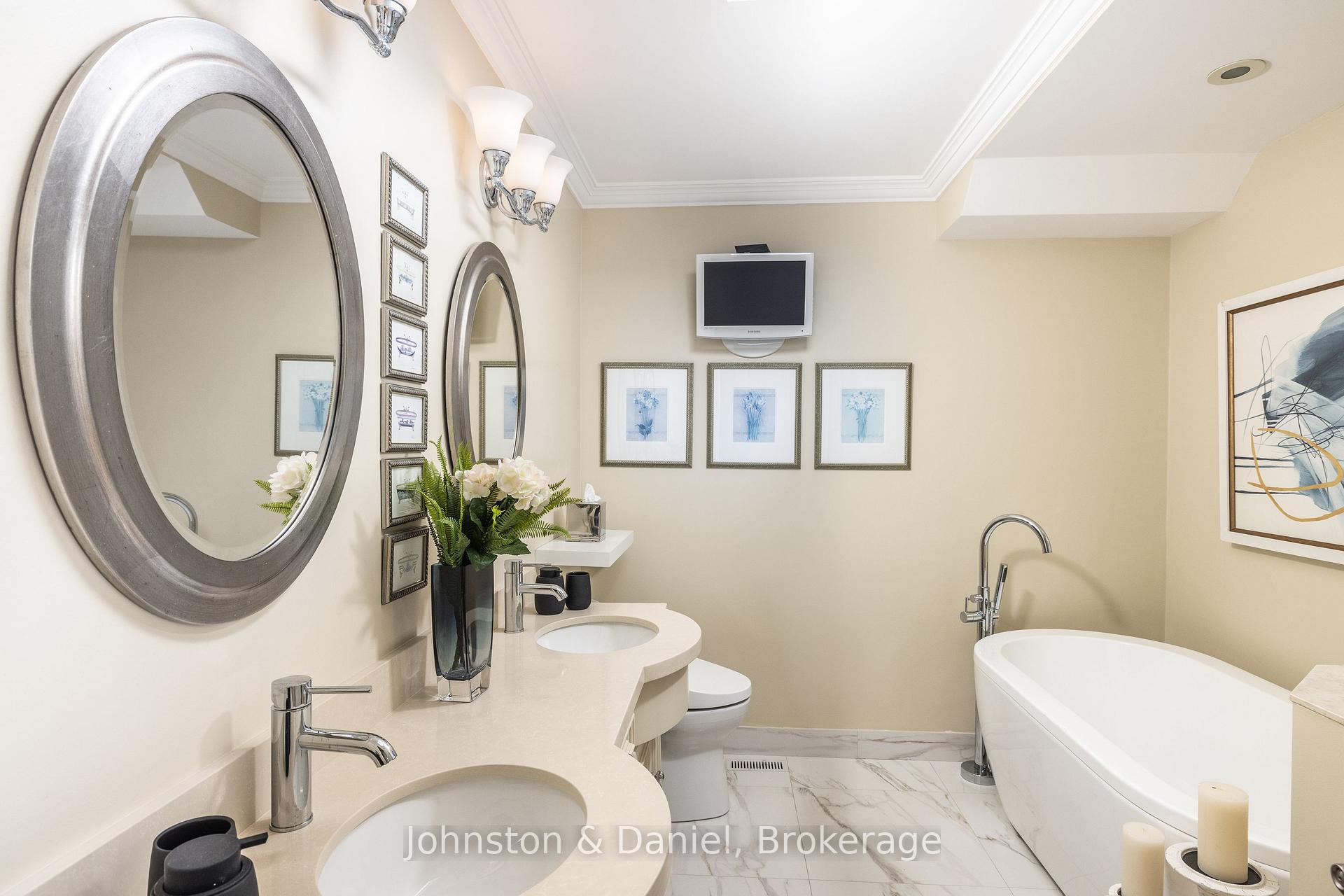 Photo 31 of 47 Castlefield Avenue, Toronto, Yonge-Eglinton — HOMEH