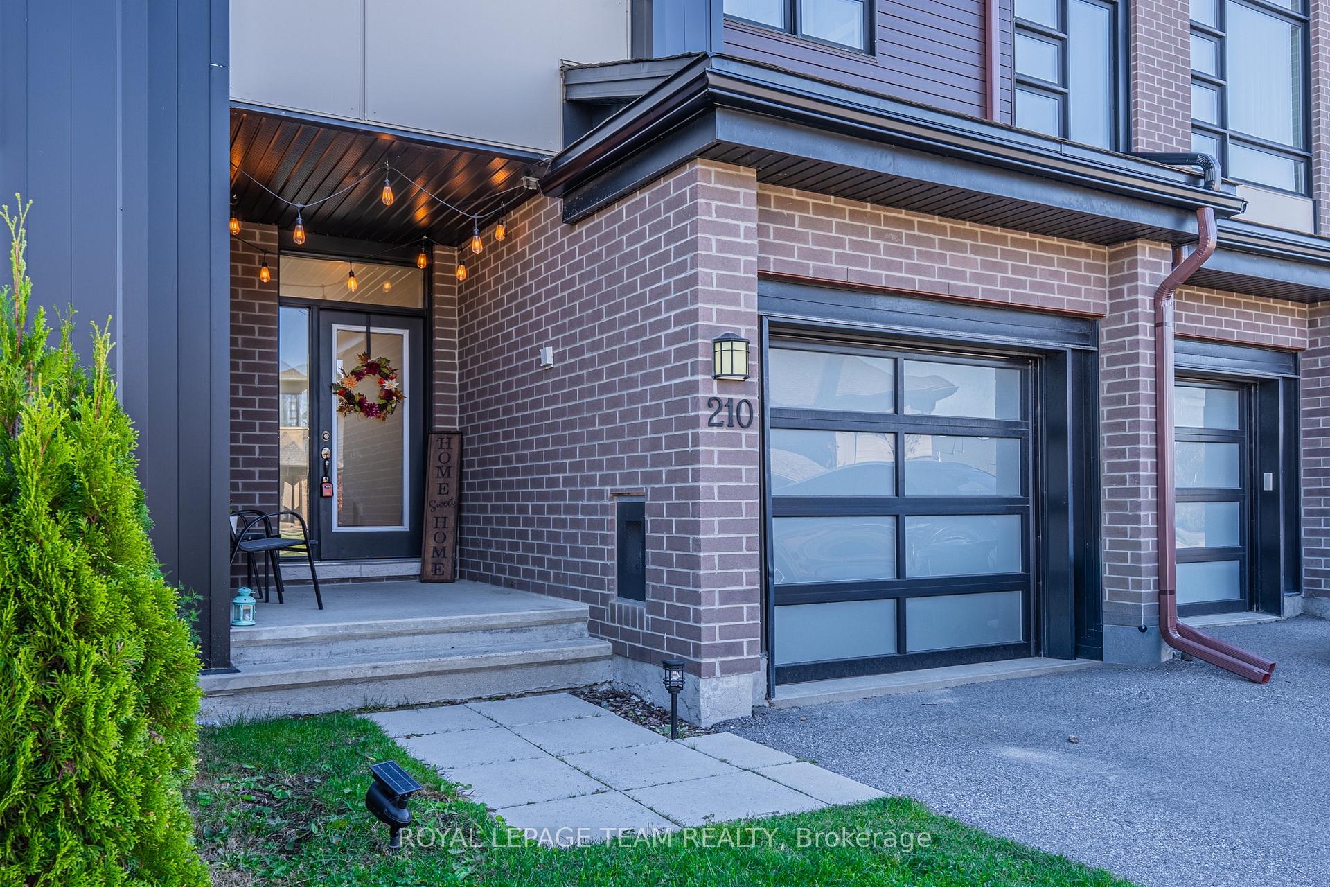Photo 3 of 210 Big Dipper Street, Ottawa, Riverside South/Gloucester Glen — HOMEH
