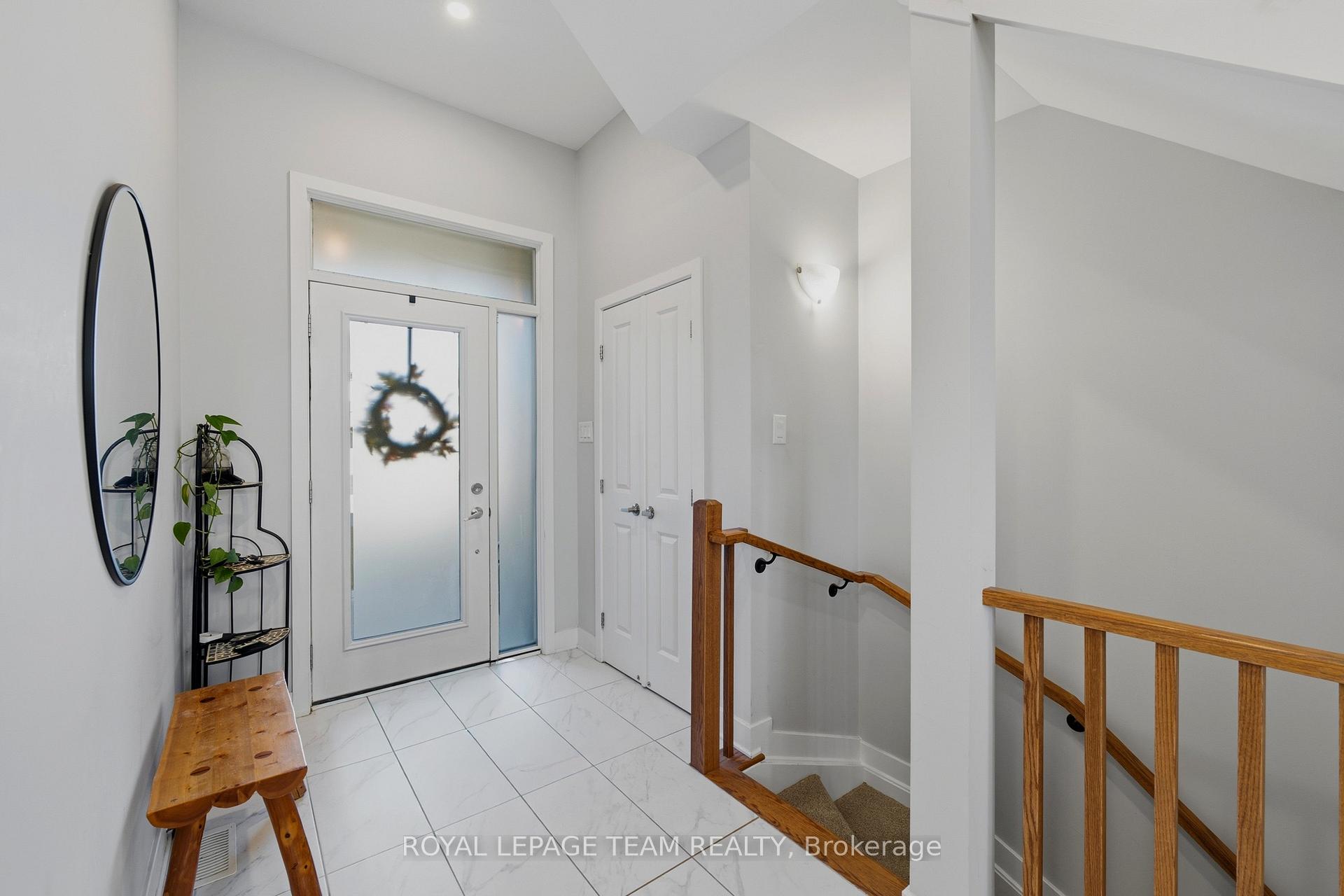 Photo 4 of 210 Big Dipper Street, Ottawa, Riverside South/Gloucester Glen — HOMEH