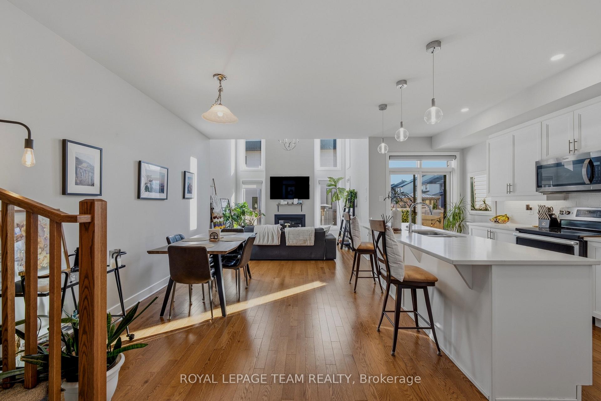 Photo 8 of 210 Big Dipper Street, Ottawa, Riverside South/Gloucester Glen — HOMEH
