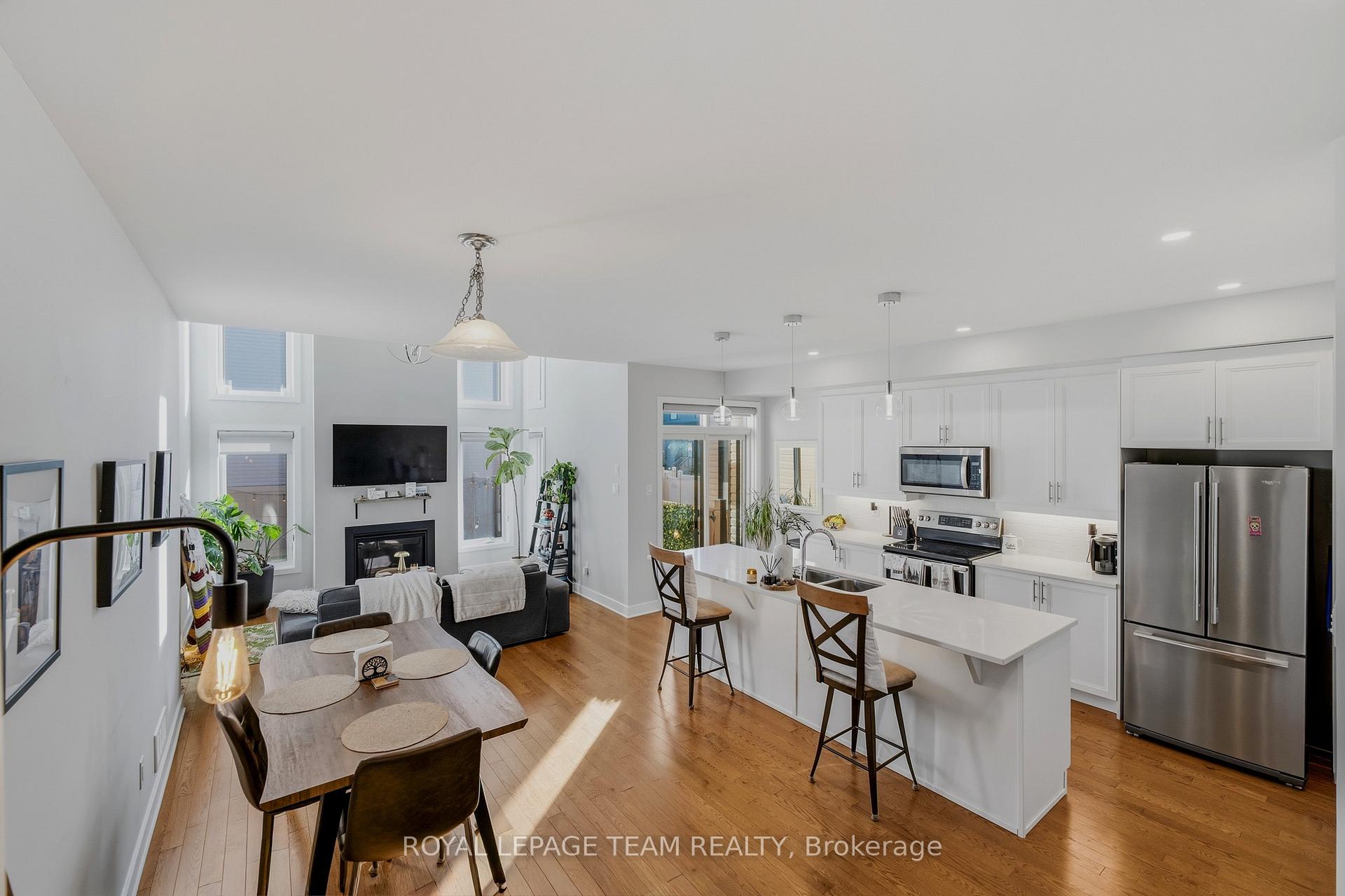 Photo 11 of 210 Big Dipper Street, Ottawa, Riverside South/Gloucester Glen — HOMEH