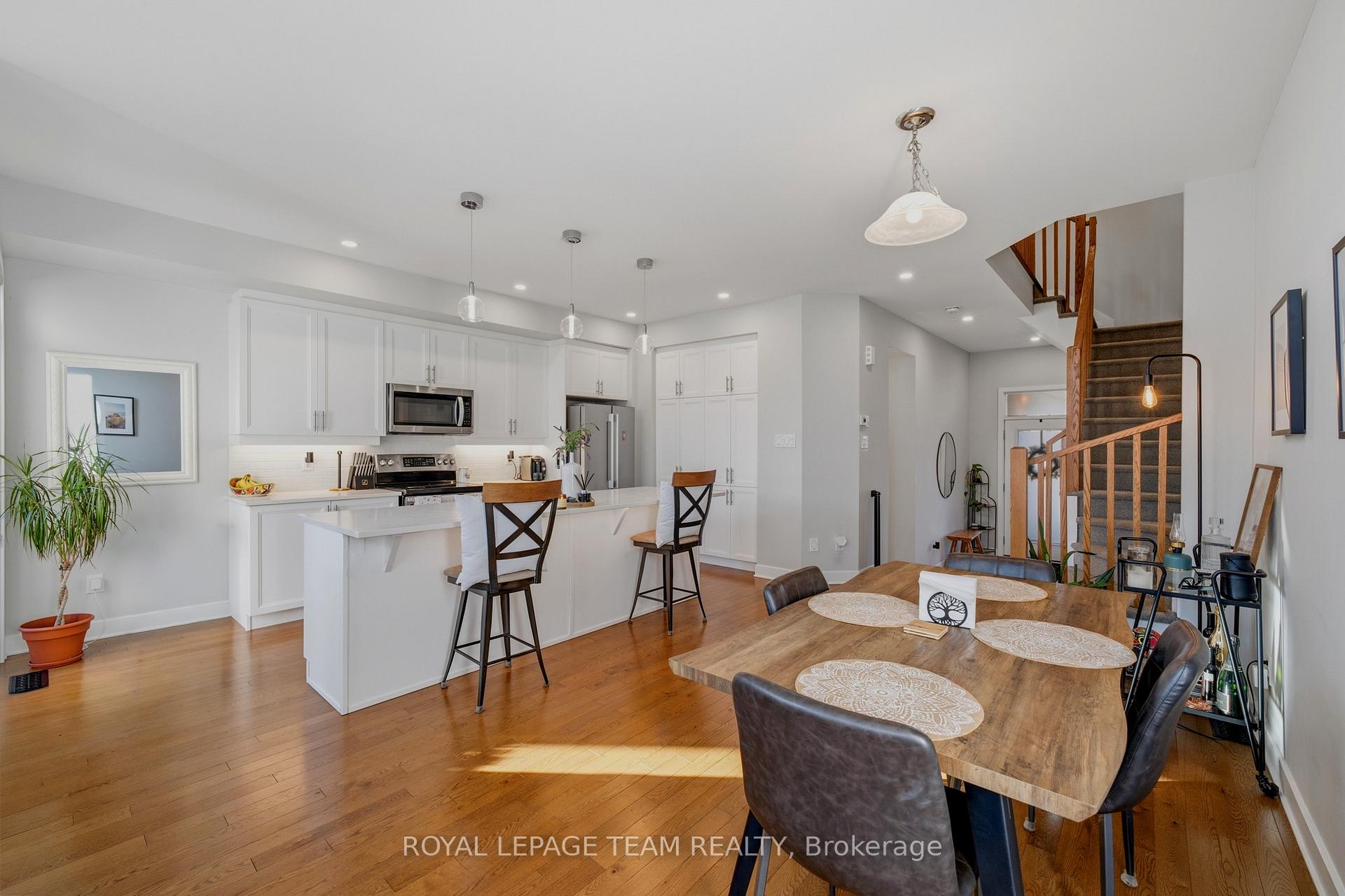 Photo 13 of 210 Big Dipper Street, Ottawa, Riverside South/Gloucester Glen — HOMEH