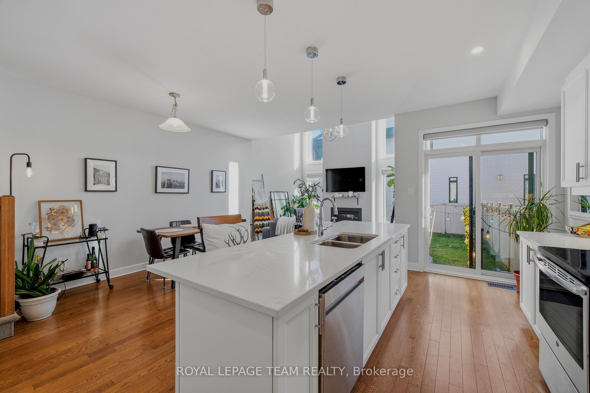 Photo 14 of 210 Big Dipper Street, Ottawa, Riverside South/Gloucester Glen — HOMEH
