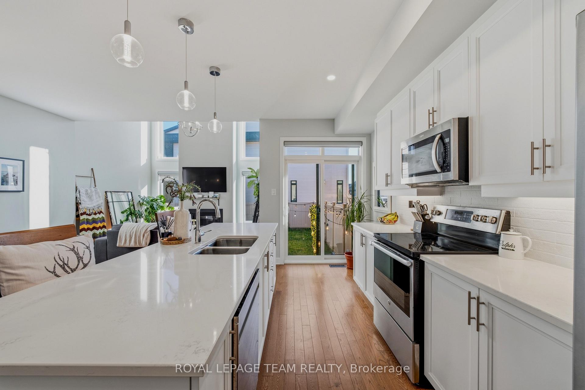 Photo 16 of 210 Big Dipper Street, Ottawa, Riverside South/Gloucester Glen — HOMEH