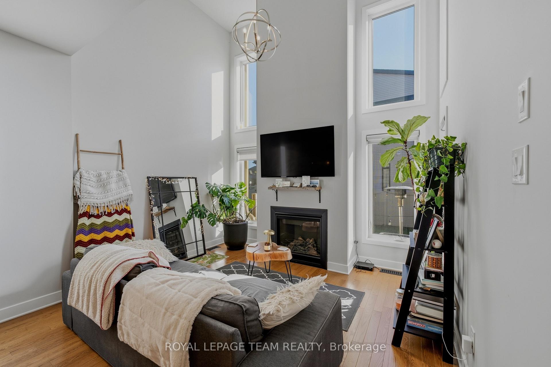 Photo 20 of 210 Big Dipper Street, Ottawa, Riverside South/Gloucester Glen — HOMEH