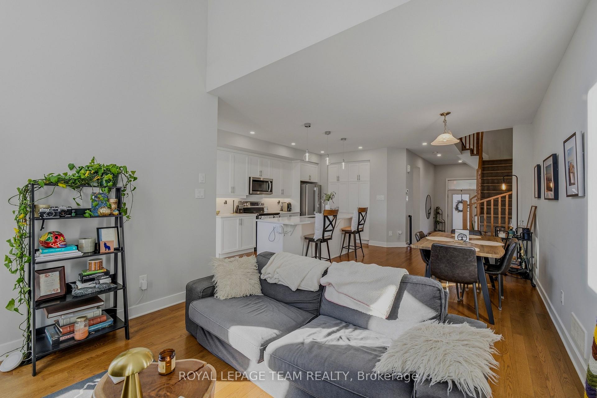 Photo 24 of 210 Big Dipper Street, Ottawa, Riverside South/Gloucester Glen — HOMEH