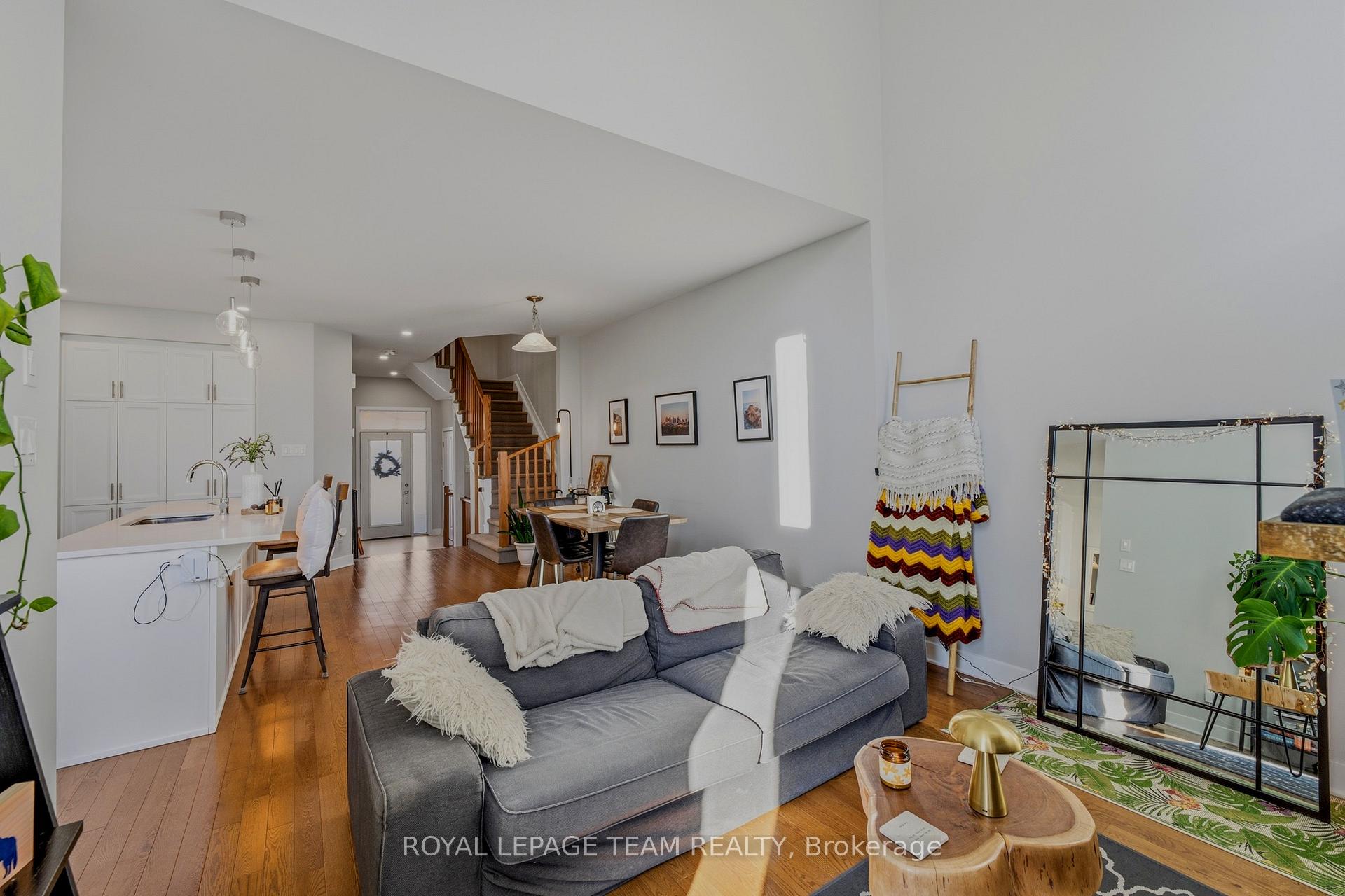 Photo 25 of 210 Big Dipper Street, Ottawa, Riverside South/Gloucester Glen — HOMEH