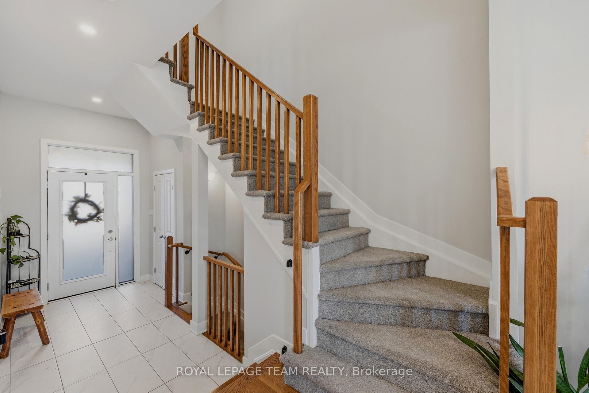 Photo 26 of 210 Big Dipper Street, Ottawa, Riverside South/Gloucester Glen — HOMEH
