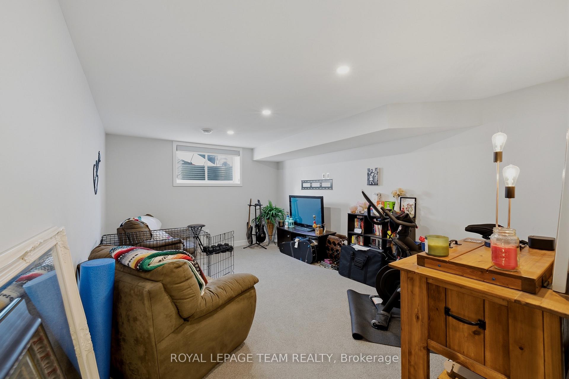 Photo 41 of 210 Big Dipper Street, Ottawa, Riverside South/Gloucester Glen — HOMEH