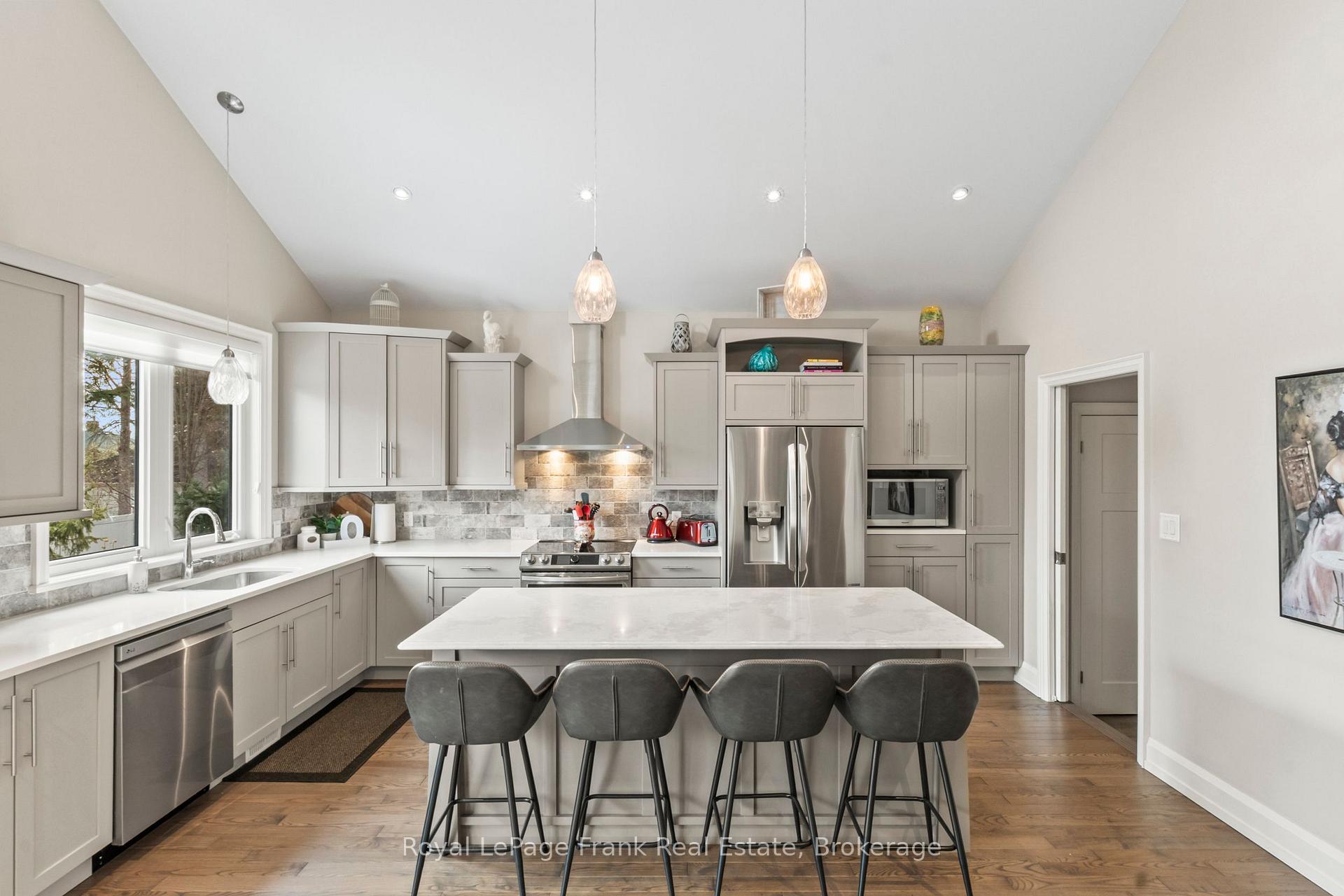 Photo 12 of 864 Burnham Street, Cobourg — HOMEH