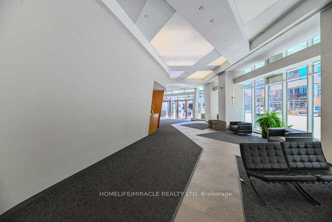 Photo 5 of Unit 3712, 8 The Esplanade N, Toronto, Waterfront Communities — HOMEH
