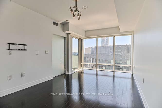 Photo 15 of Unit 3712, 8 The Esplanade N, Toronto, Waterfront Communities — HOMEH