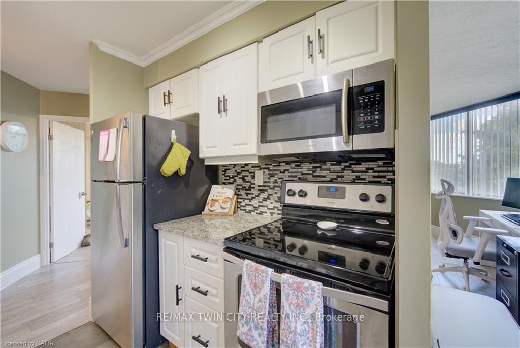 Photo 7 of Unit 409, 3227 King Street E, Kitchener — HOMEH